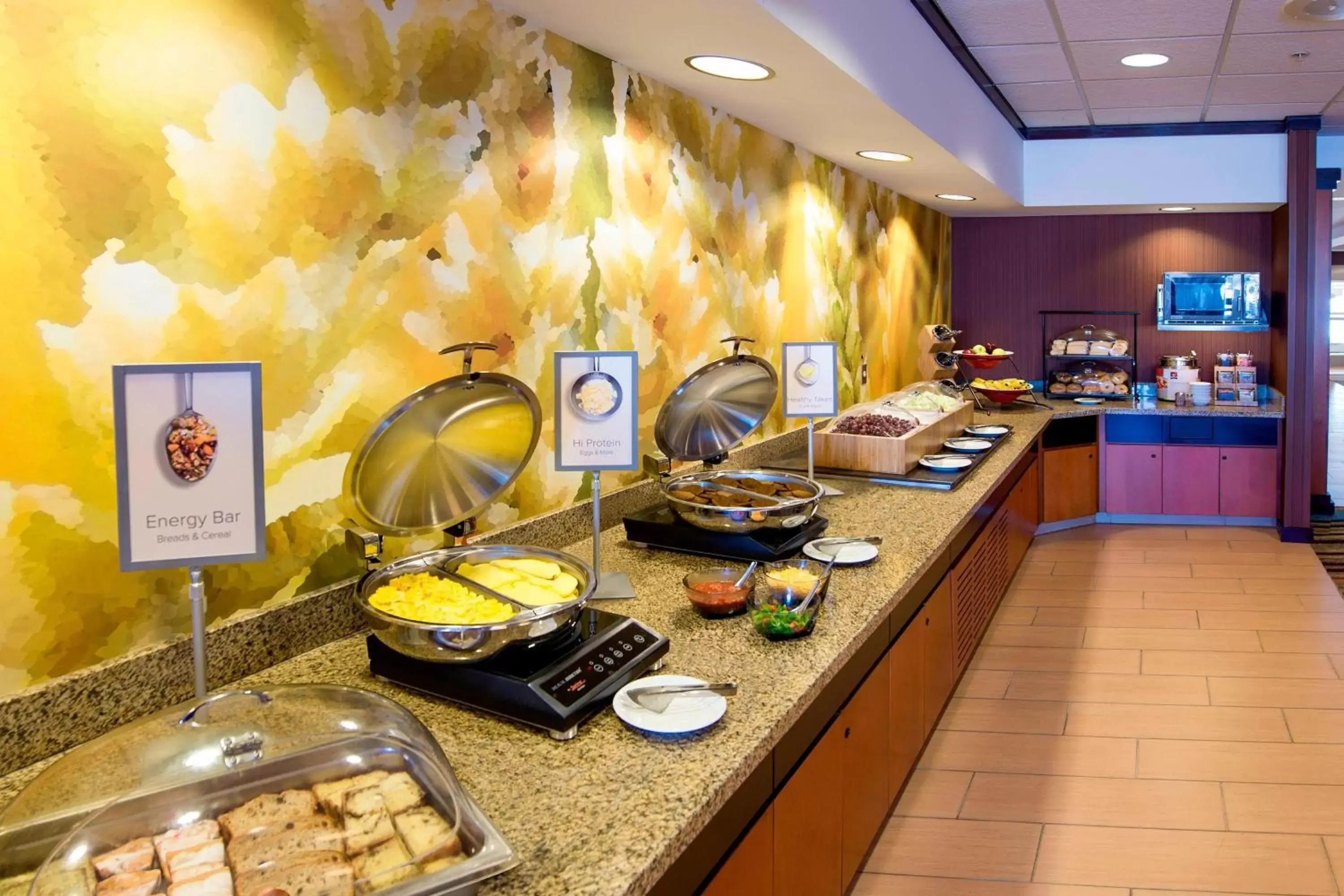 Breakfast in Fairfield Inn & Suites by Marriott Wausau