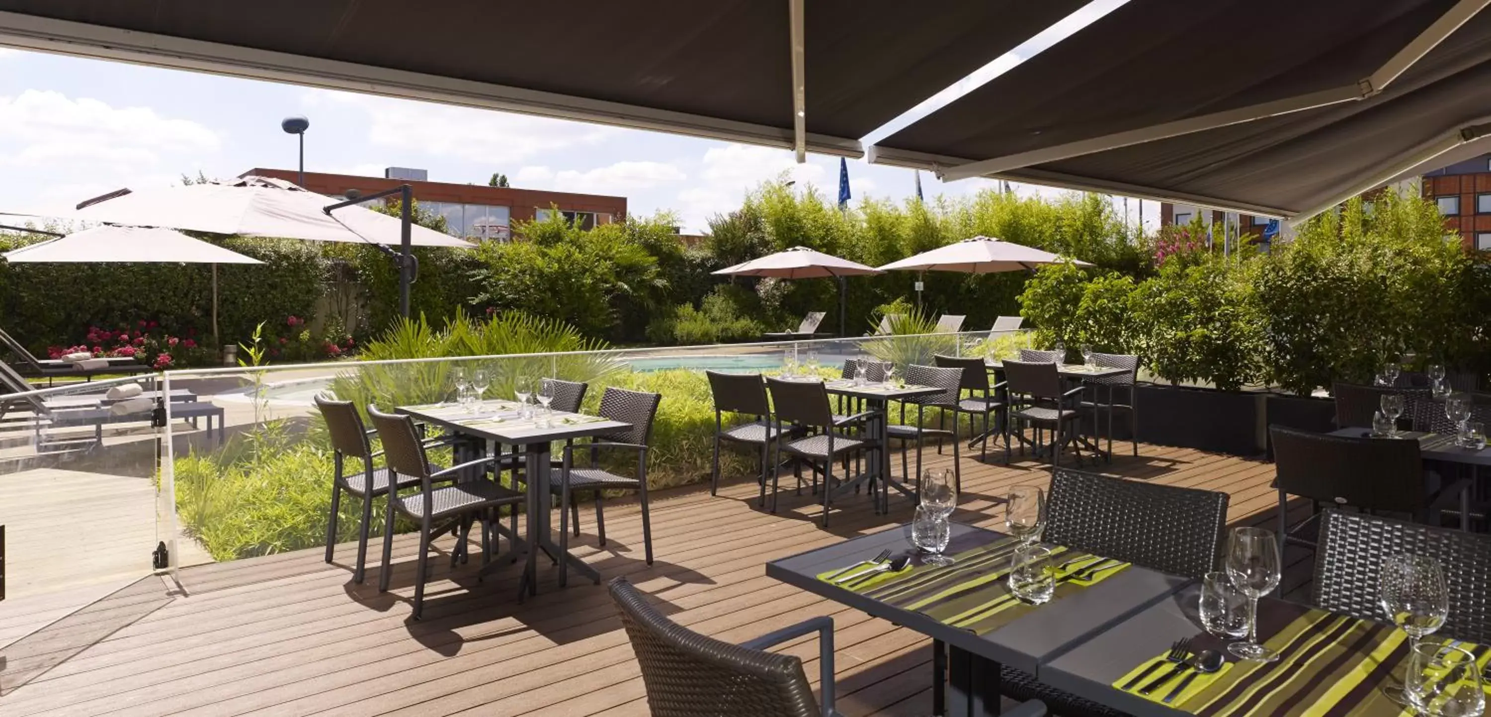 Other, Restaurant/Places to Eat in Holiday Inn Express Toulouse Airport, an IHG Hotel