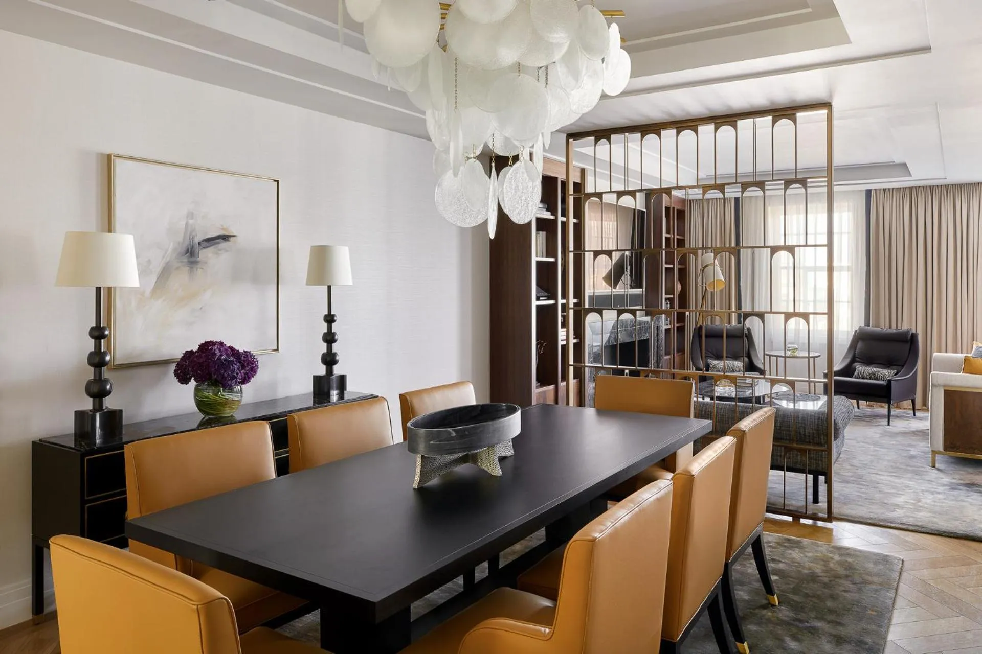 Living room in Four Seasons Hotel London at Tower Bridge