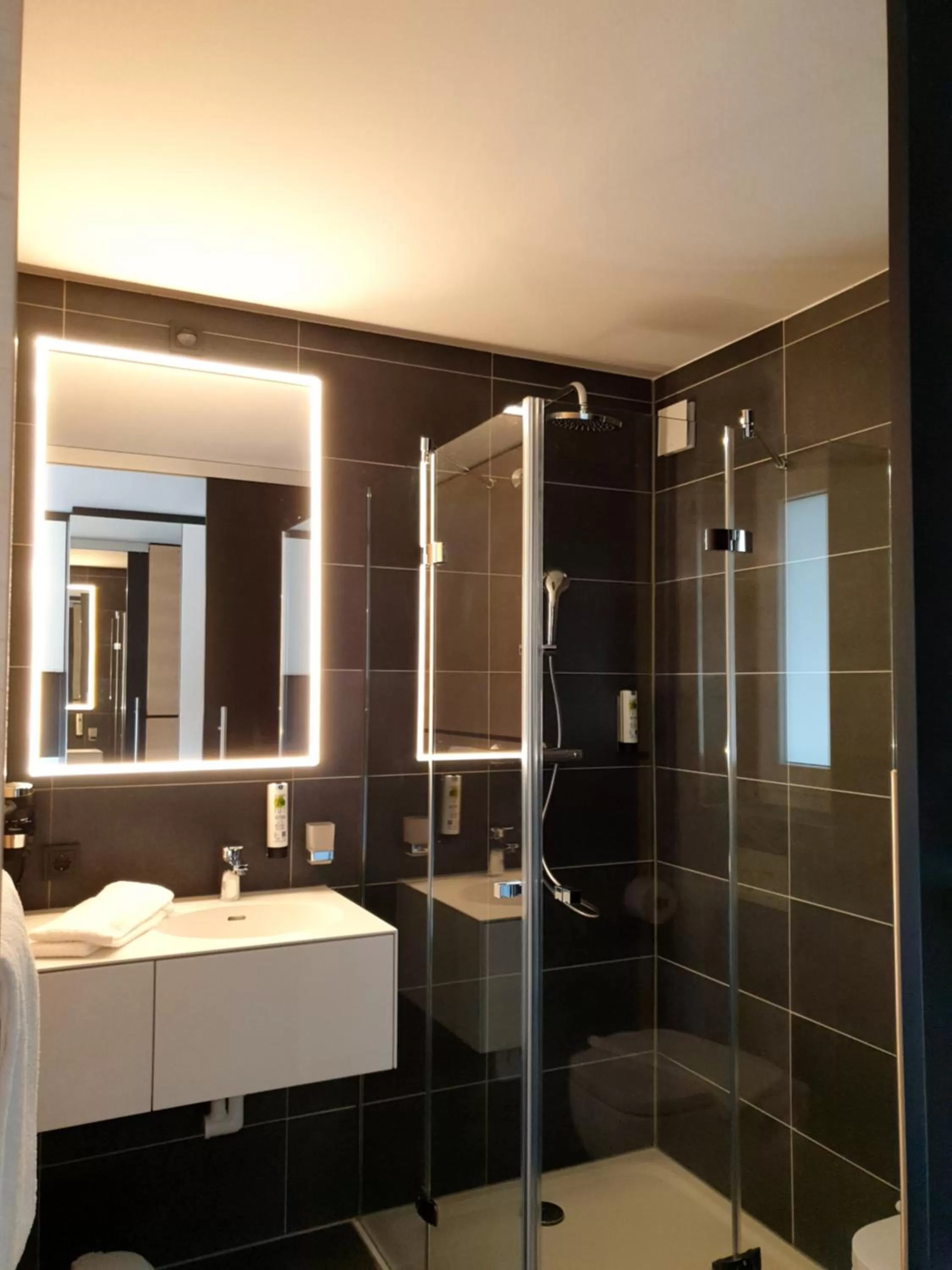 Shower, Bathroom in OY Hotel by WMM Hotels
