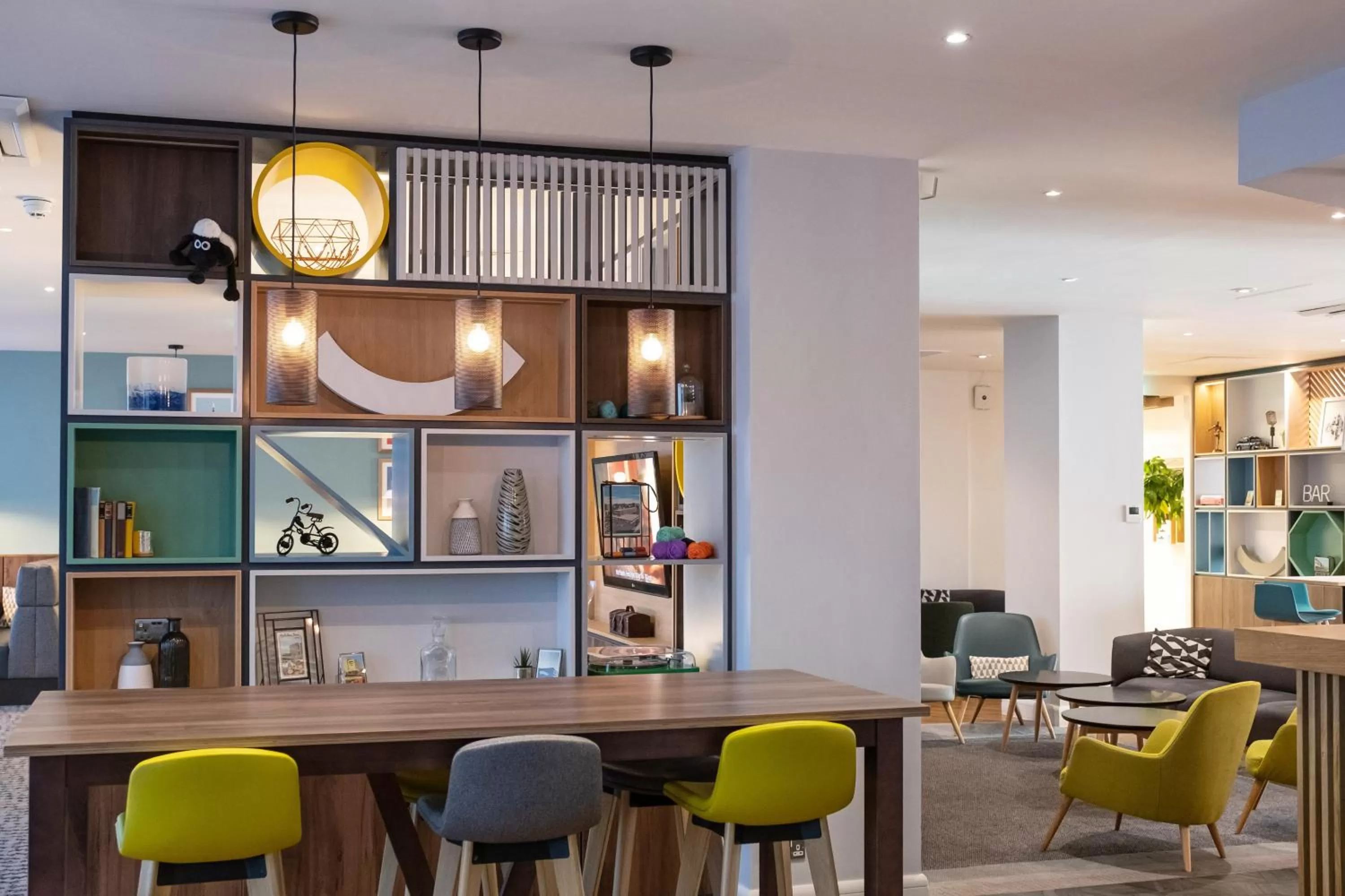 Lounge or bar in Holiday Inn Preston by IHG