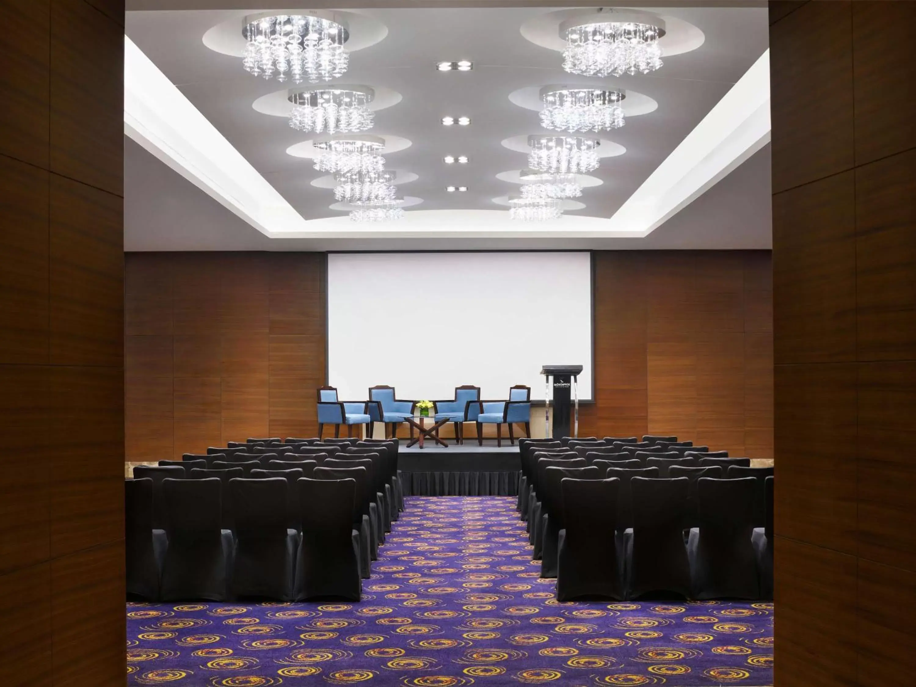 Meeting/conference room in Mövenpick Hotel Jumeirah Beach