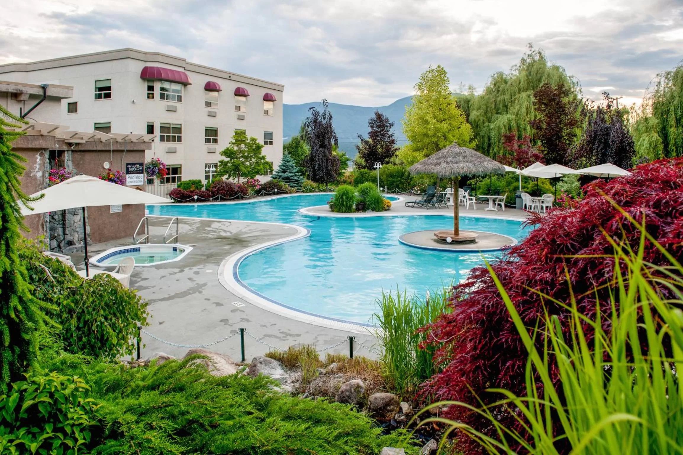 Swimming pool in Hilltop Inn - Salmon Arm