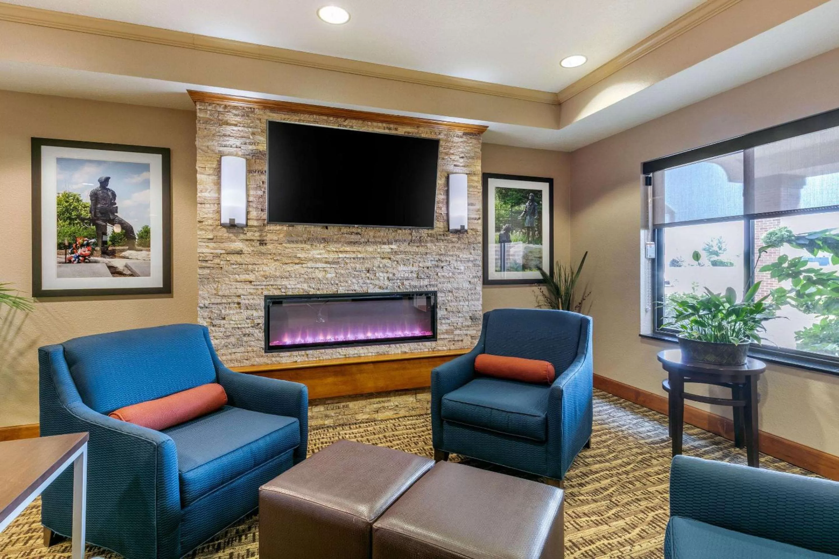 Lobby or reception in Comfort Suites Hopkinsville near Fort Campbell