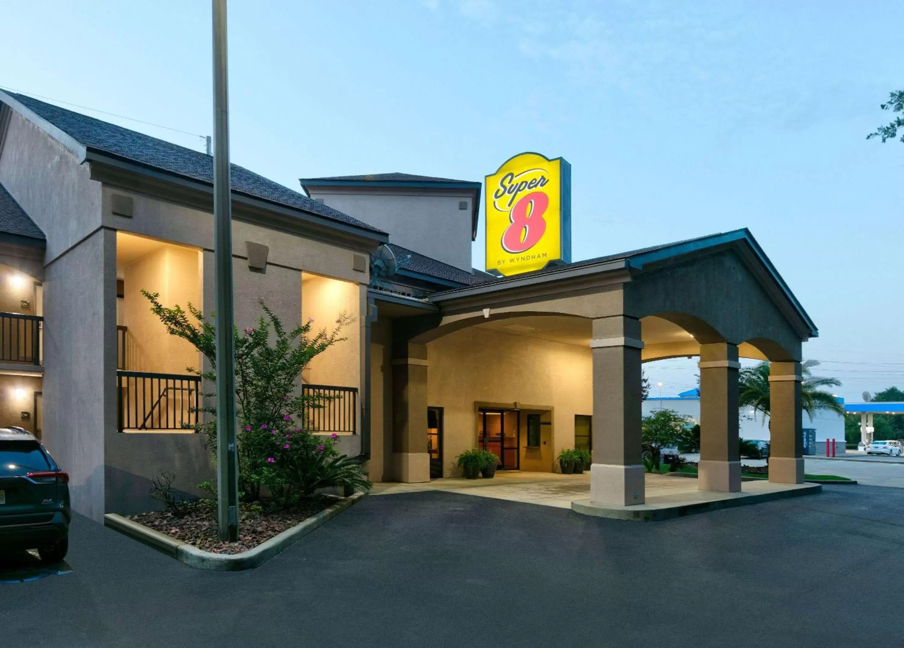 Property building in Super 8 by Wyndham Diberville Biloxi Area Property building in Super 8 by Wyndham Diberville Biloxi Area