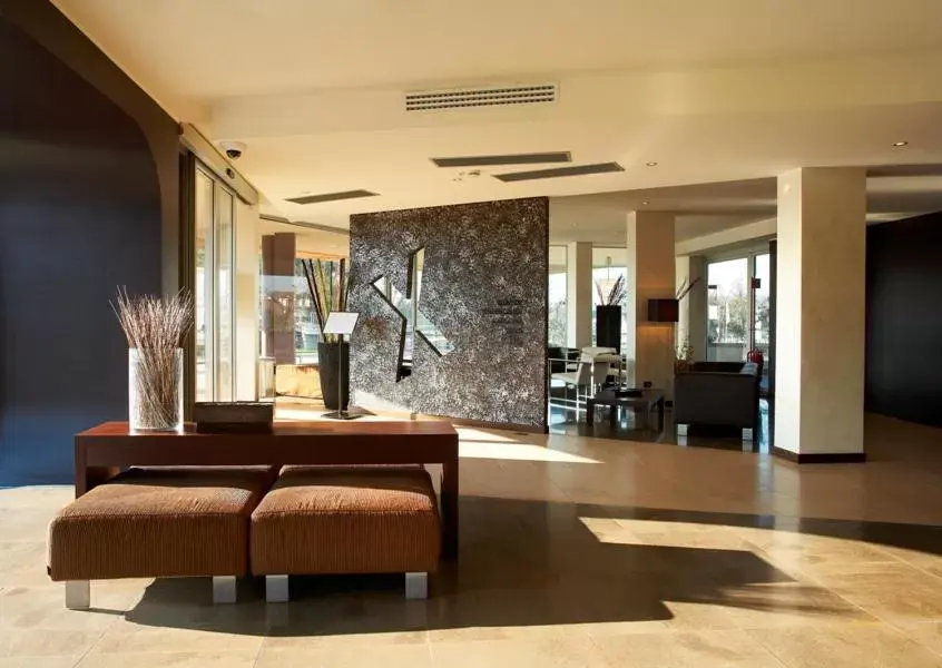 Lobby or reception, Lobby/Reception in Axolute Comfort Hotel Como - Cantù