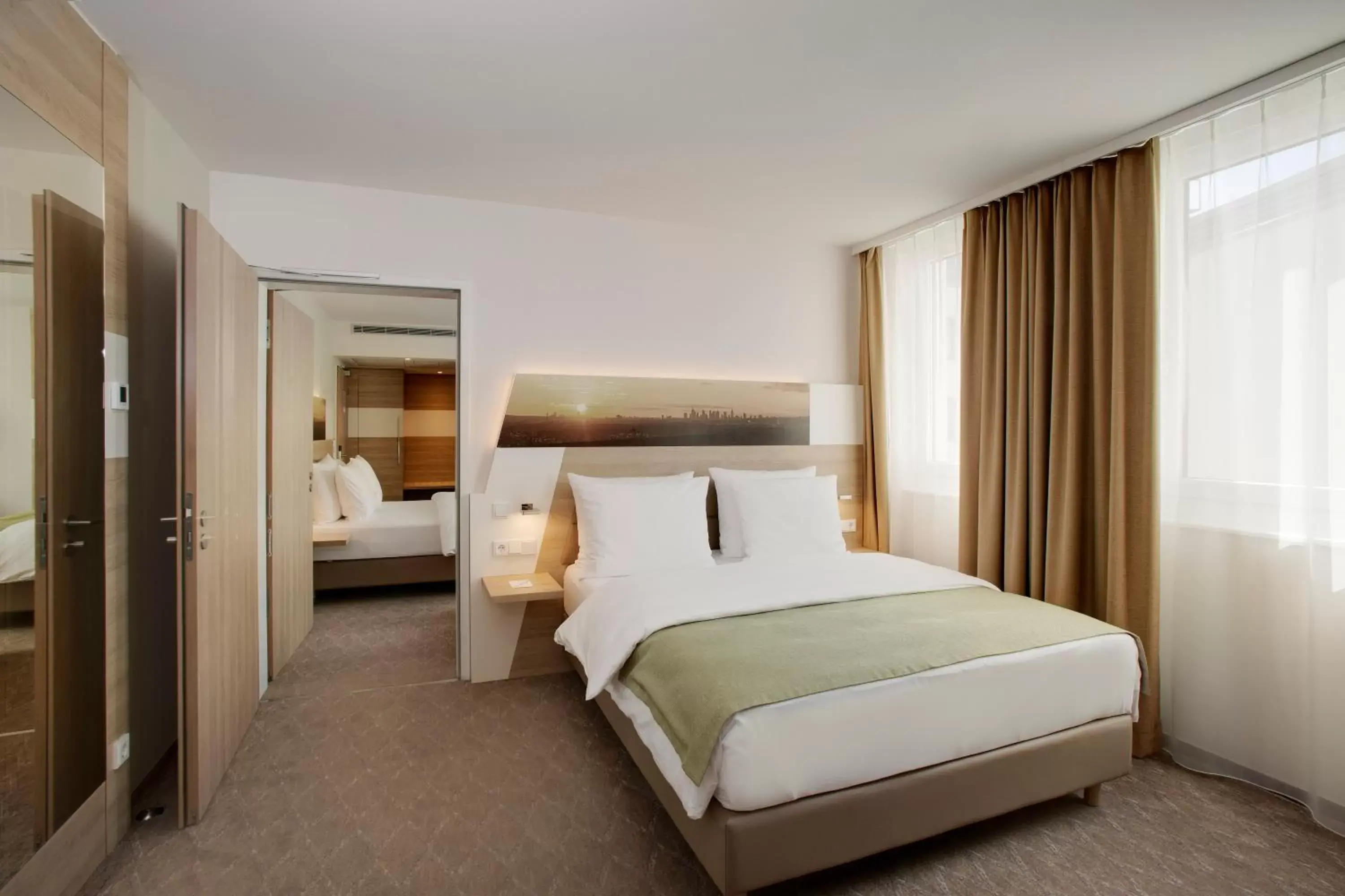 Photo of the whole room, Bed in Holiday Inn Frankfurt Airport, an IHG Hotel