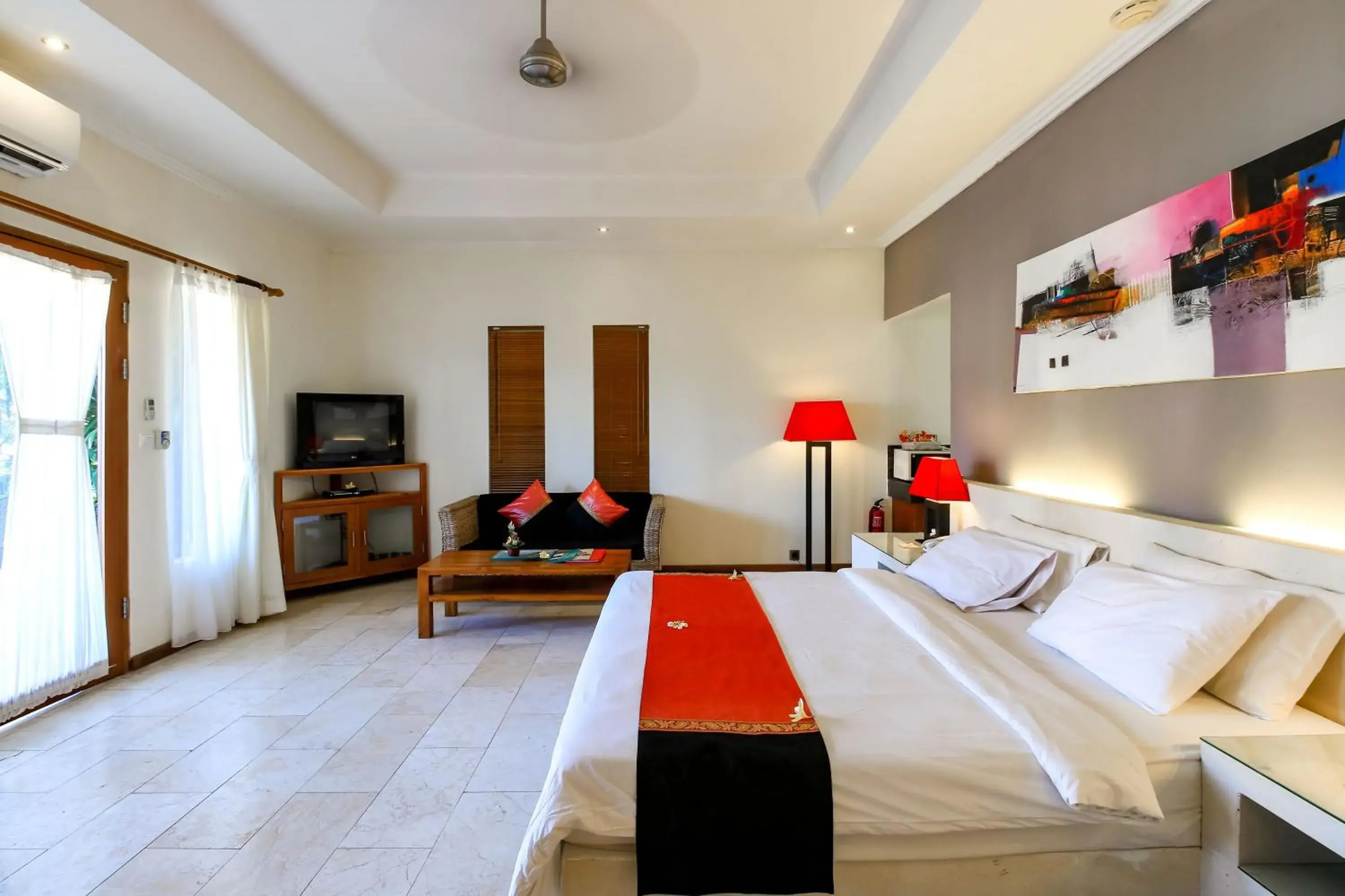 Bed in Aleesha Villas and Suites