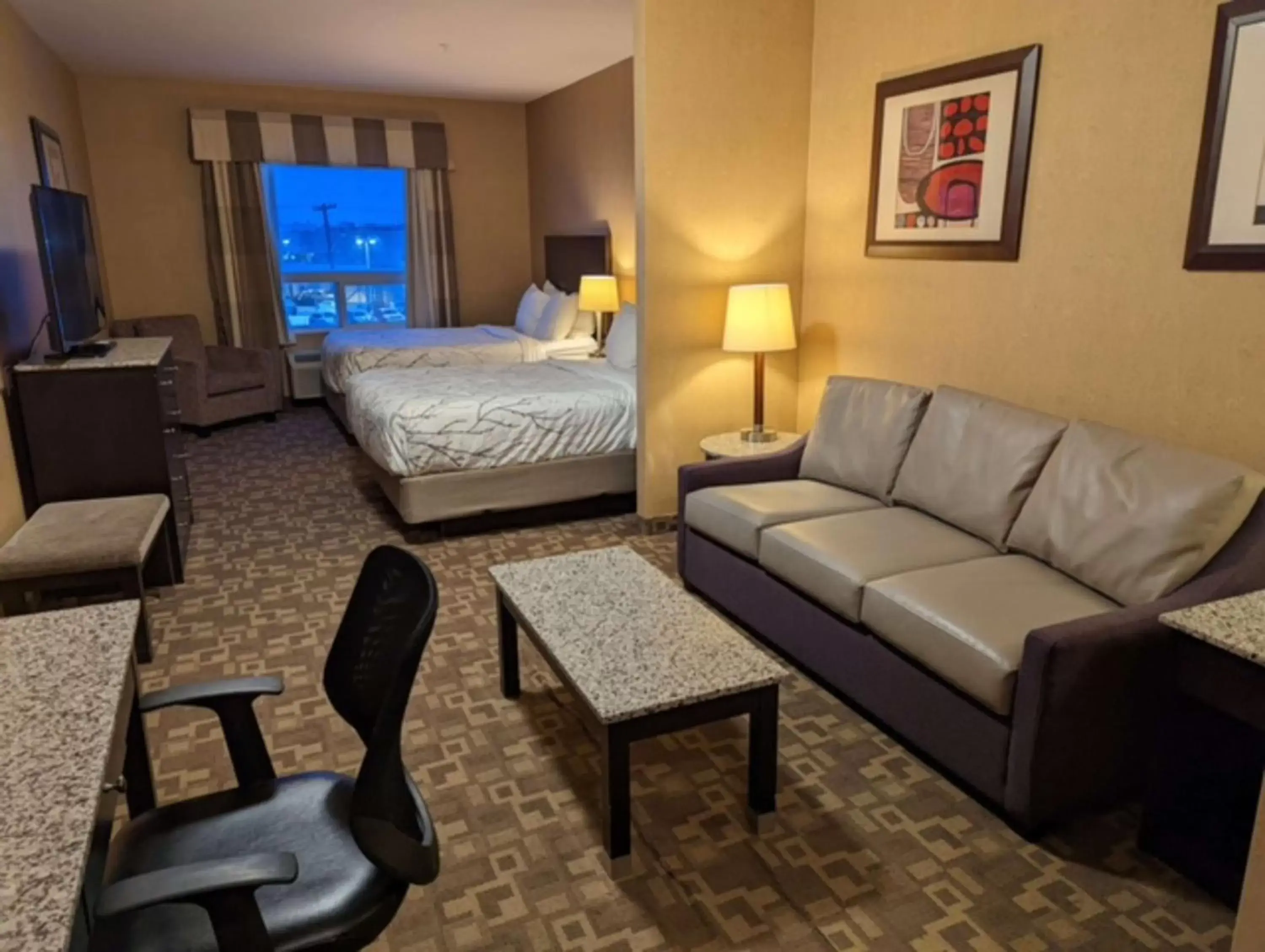 Bedroom in Best Western Plus South Edmonton Inn & Suites