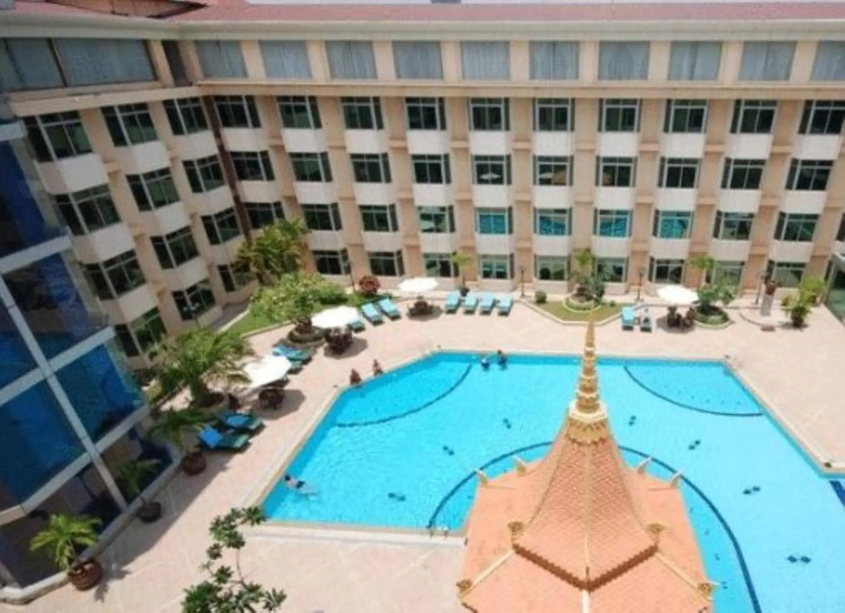 Lounge or bar, Pool View in Phnom Penh Hotel