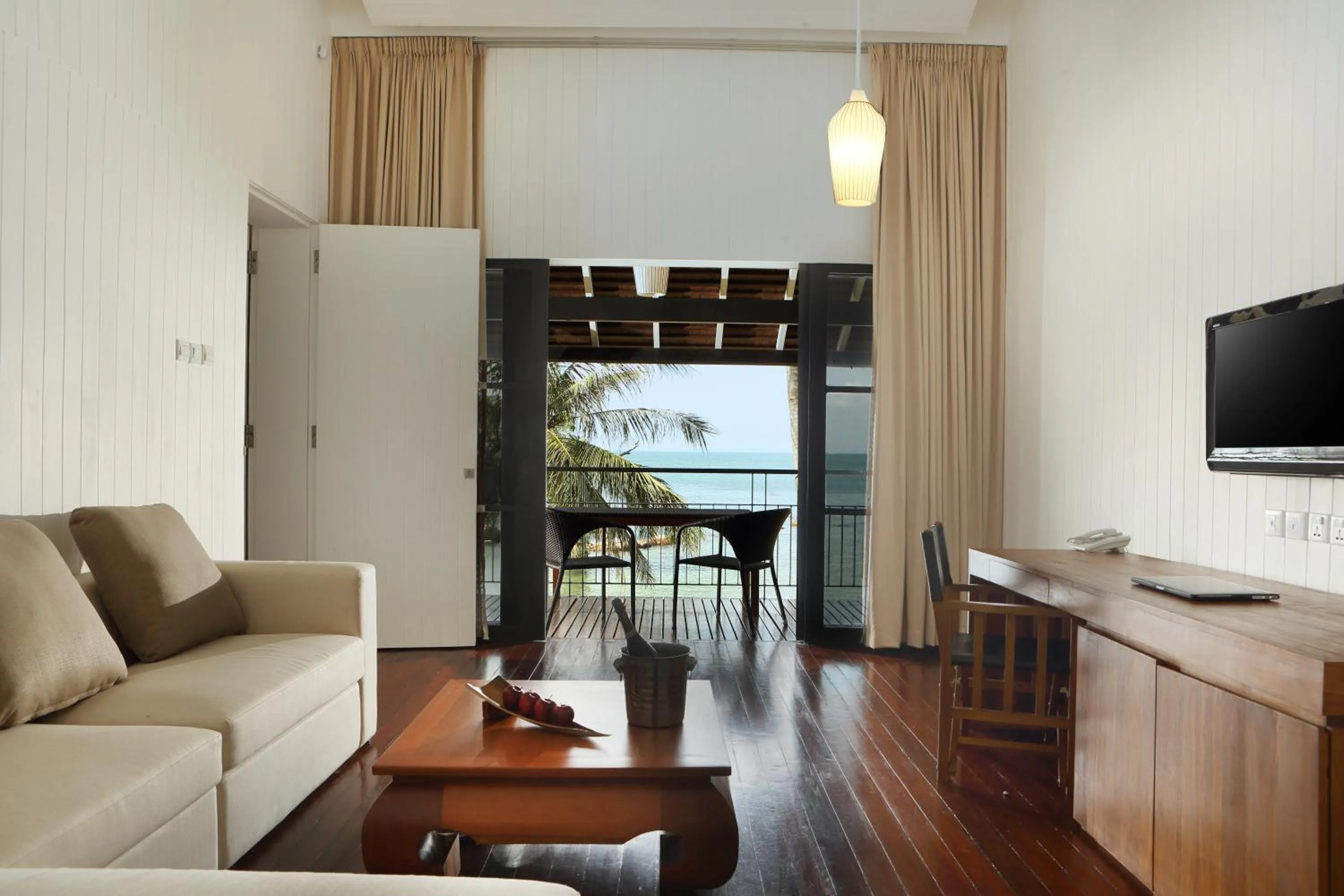 TV and multimedia in Turi Beach Resort