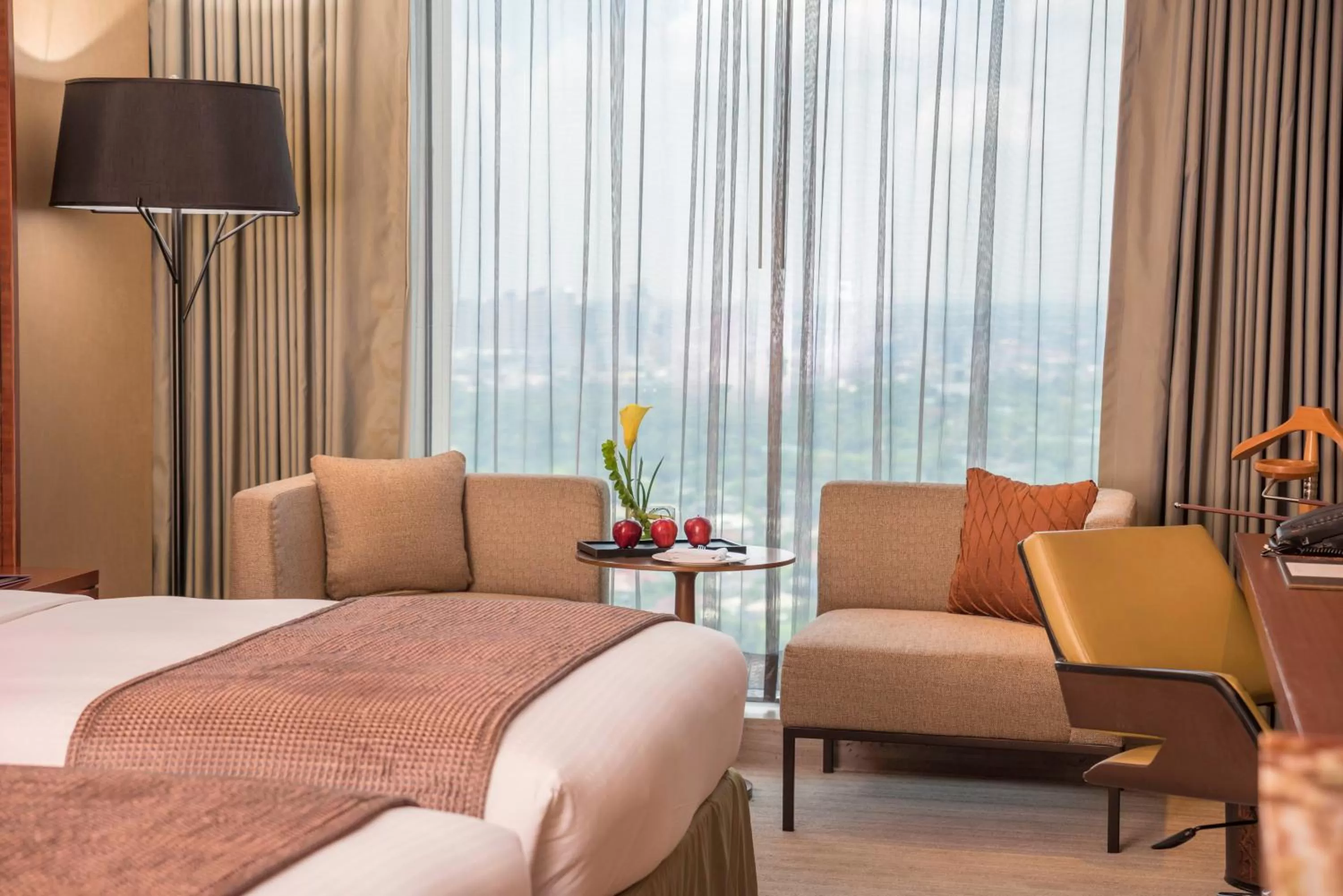 City view, Bed in Marco Polo Ortigas Manila