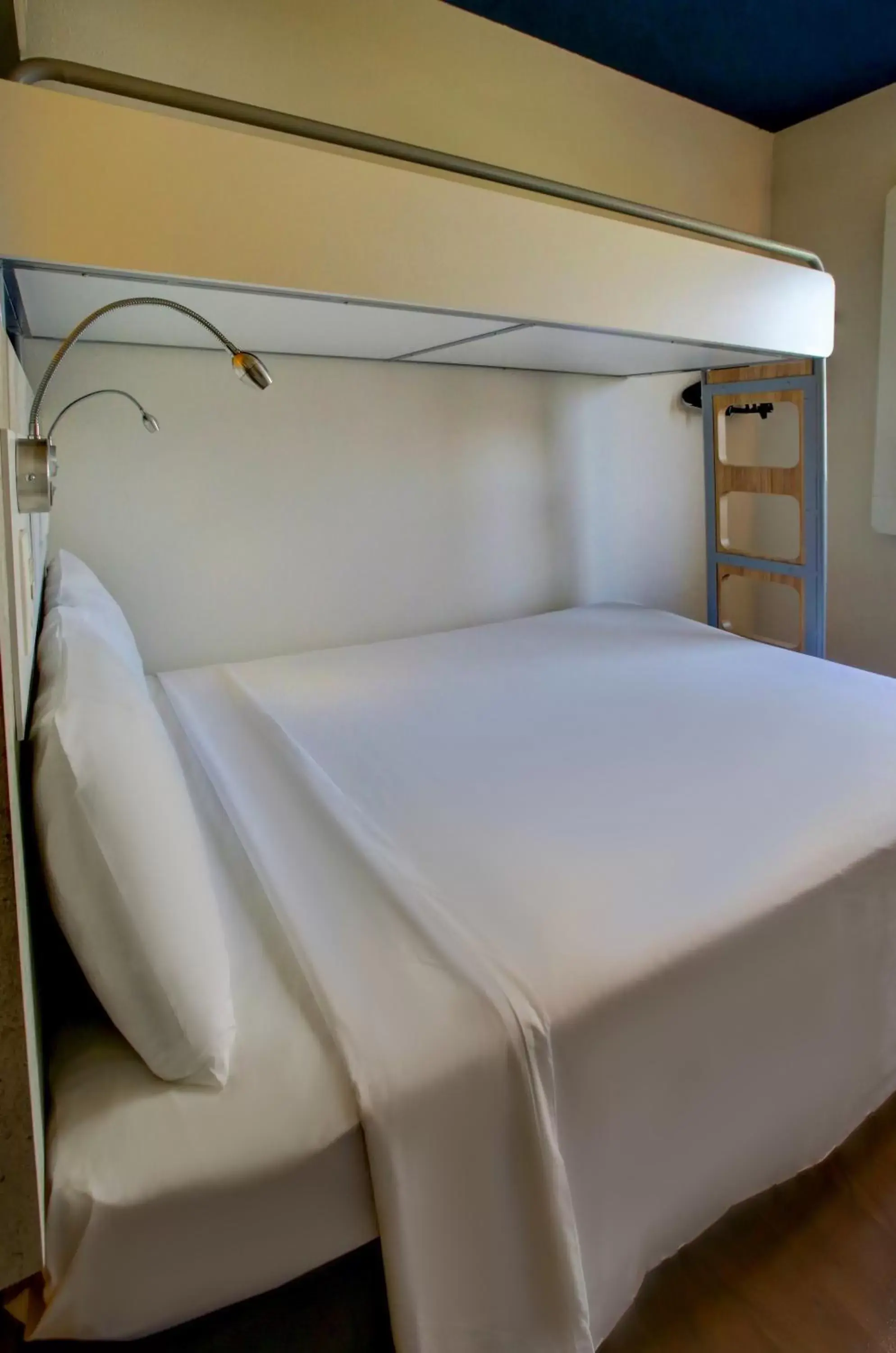 Bed in ibis budget Tambore