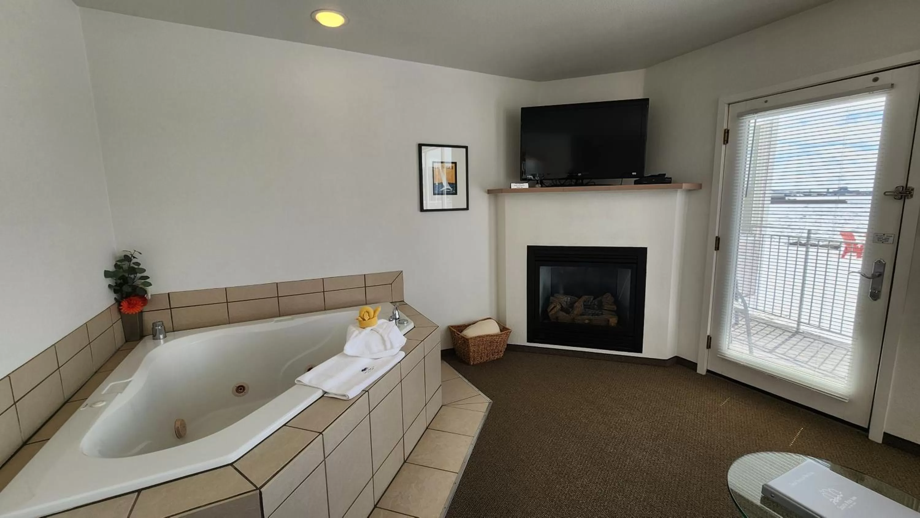 Hot Tub in South Pier Inn