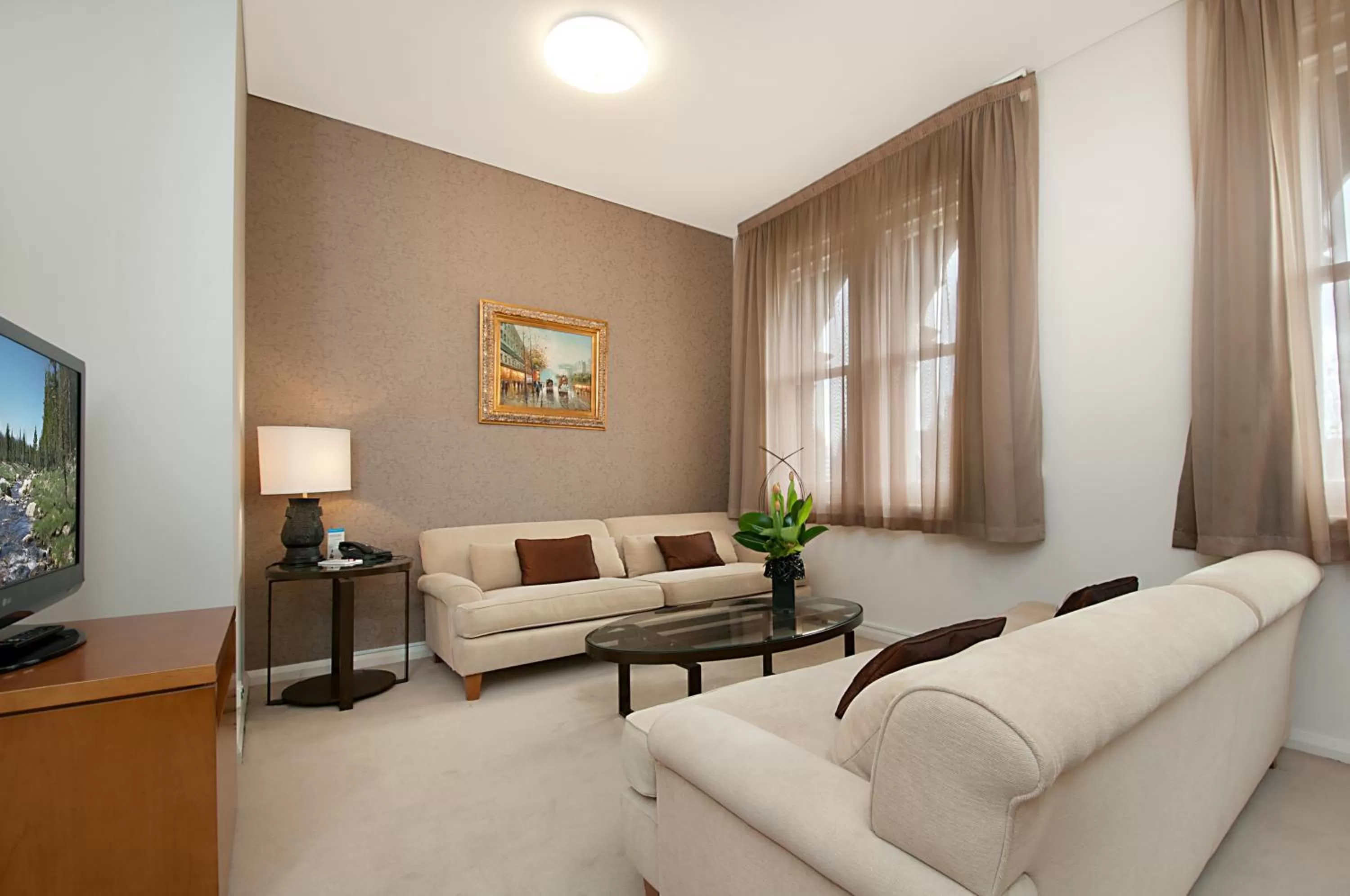 TV and multimedia in Adabco Boutique Hotel Adelaide