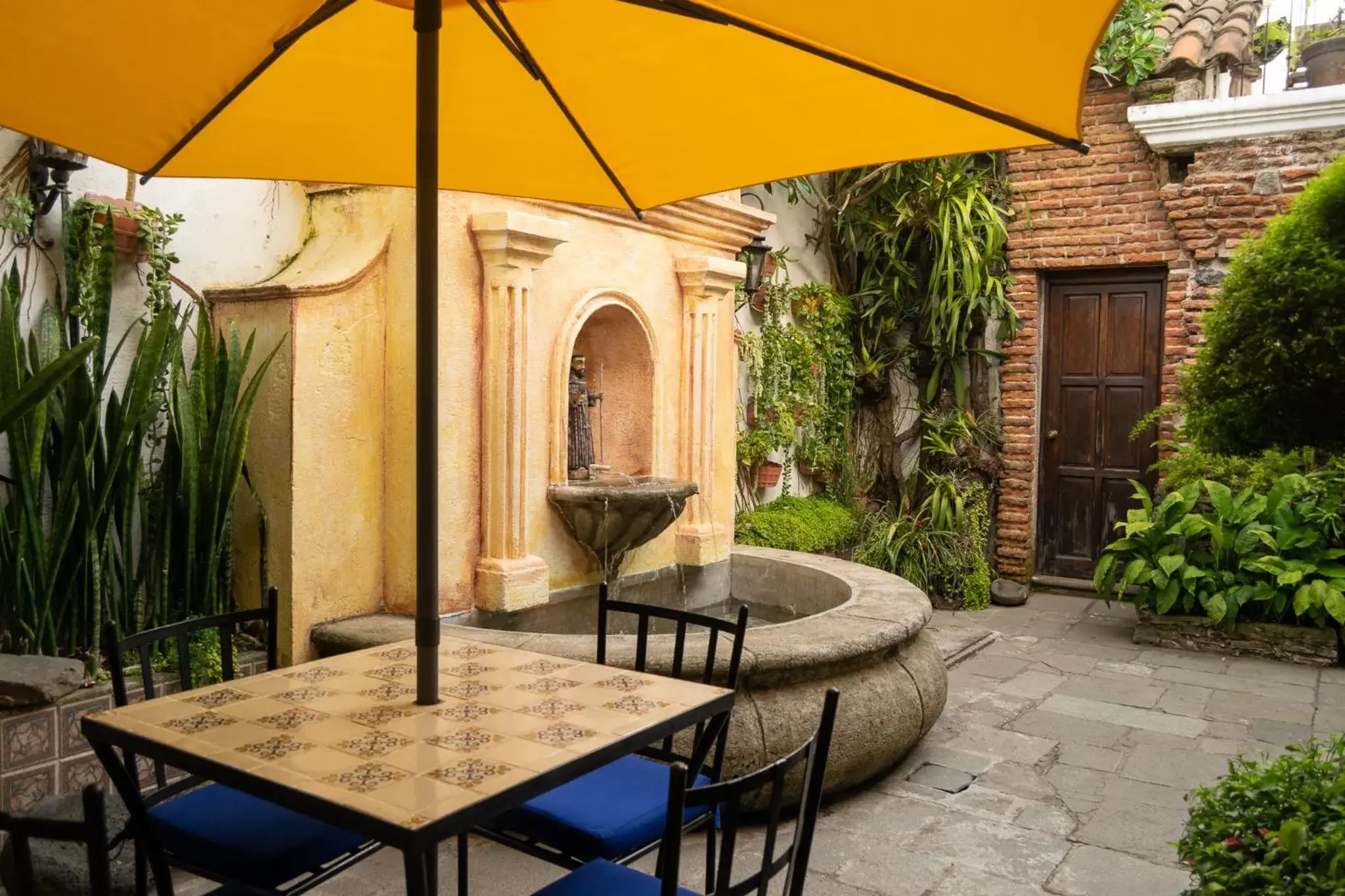 Patio in Hotel La Villa Serena