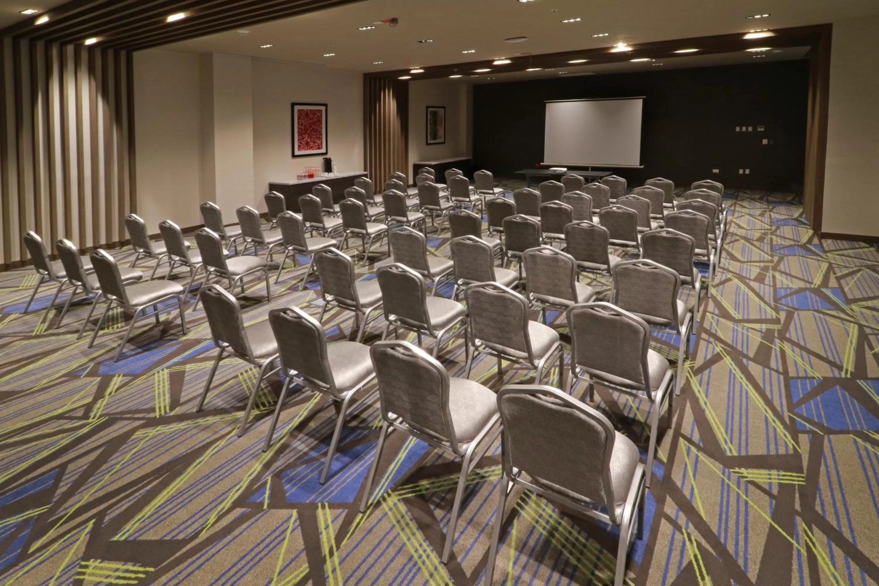 Business facilities in Holiday Inn Express - Monterrey - Fundidora by IHG