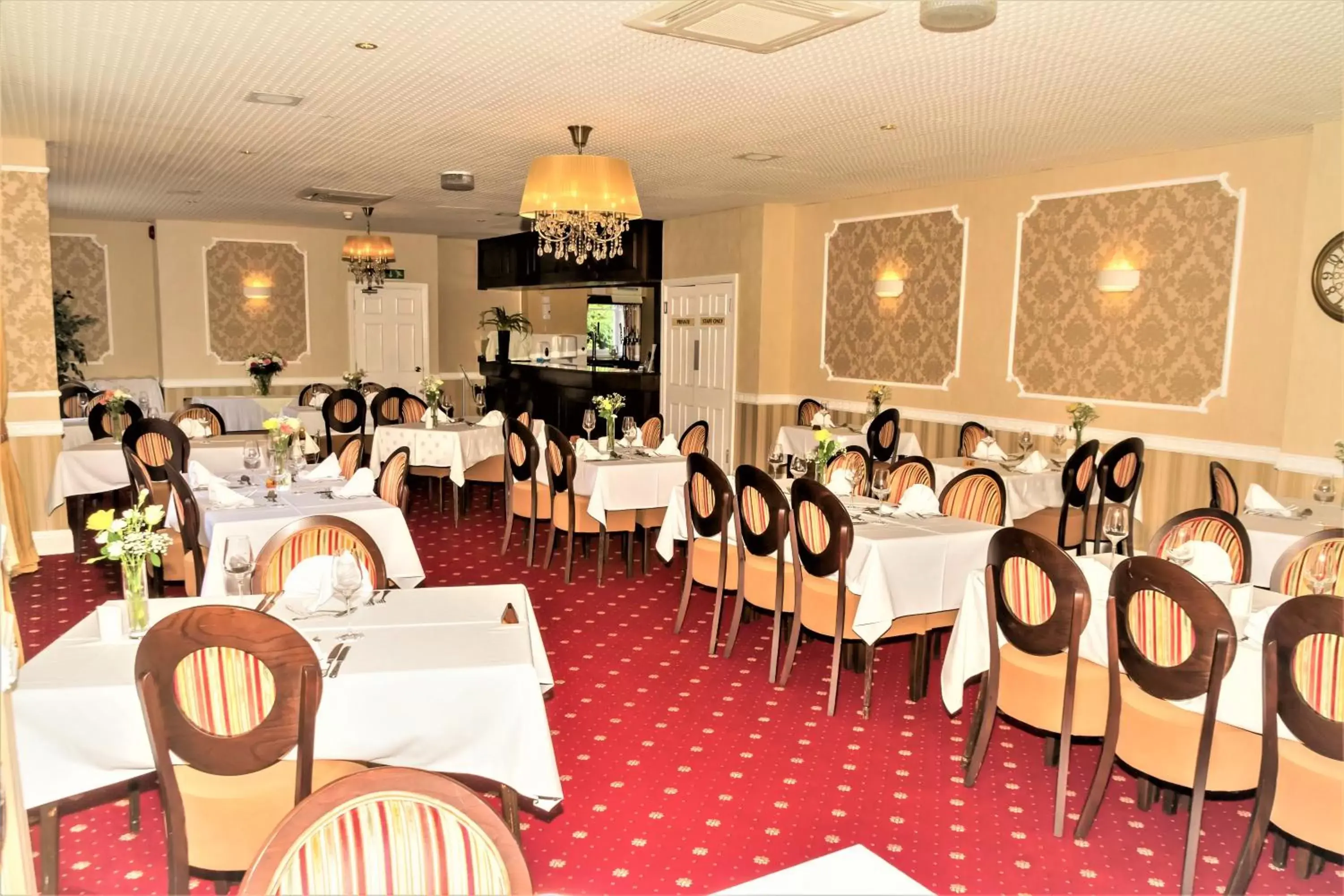 Restaurant/Places to Eat in Kingston Theatre Hotel