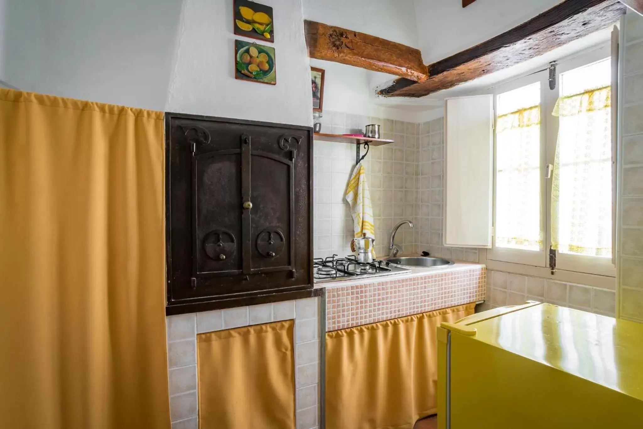 Kitchen or kitchenette, Kitchen/Kitchenette in B&B Borgo San Martino