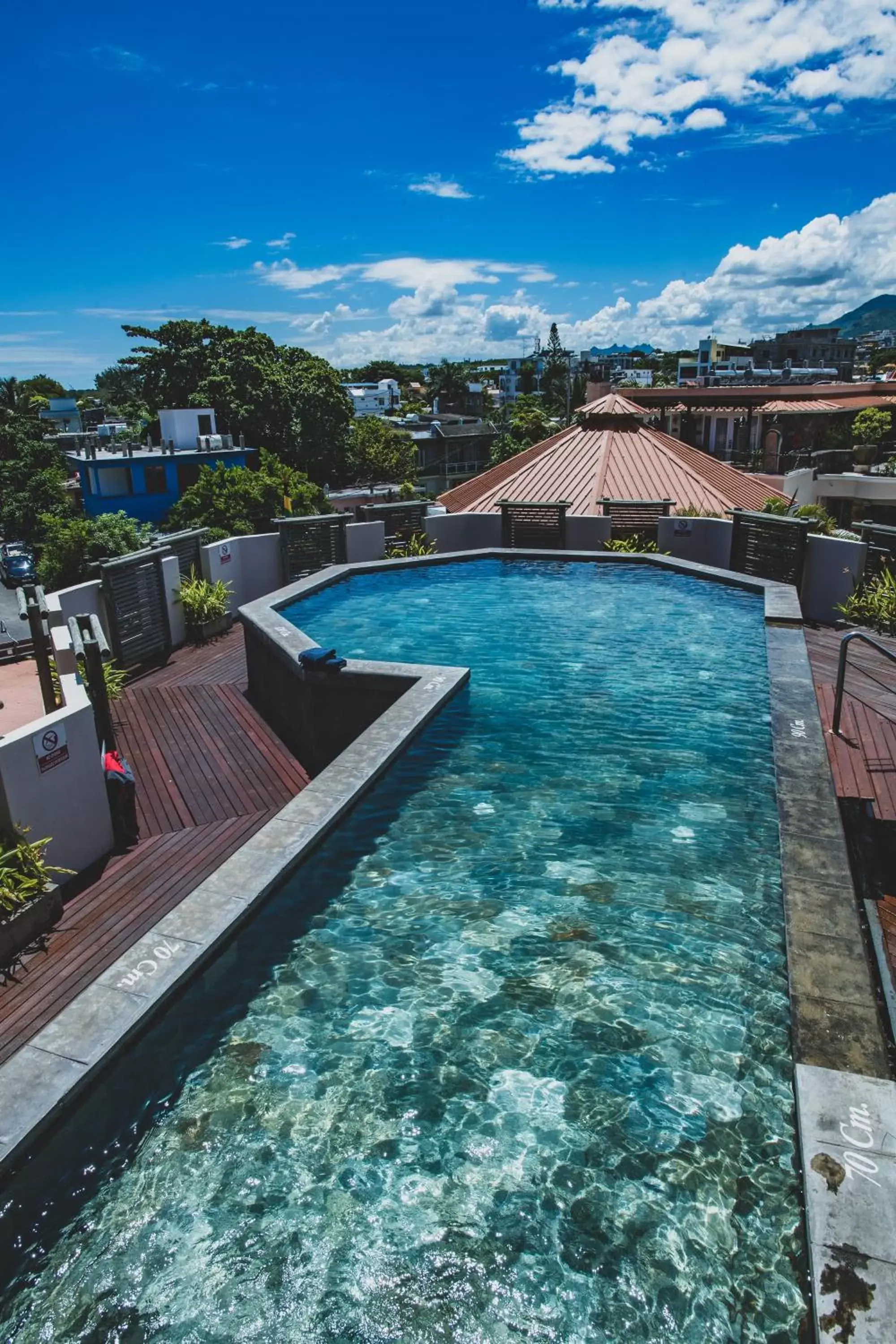 Swimming Pool in Aanari Hotel & Spa