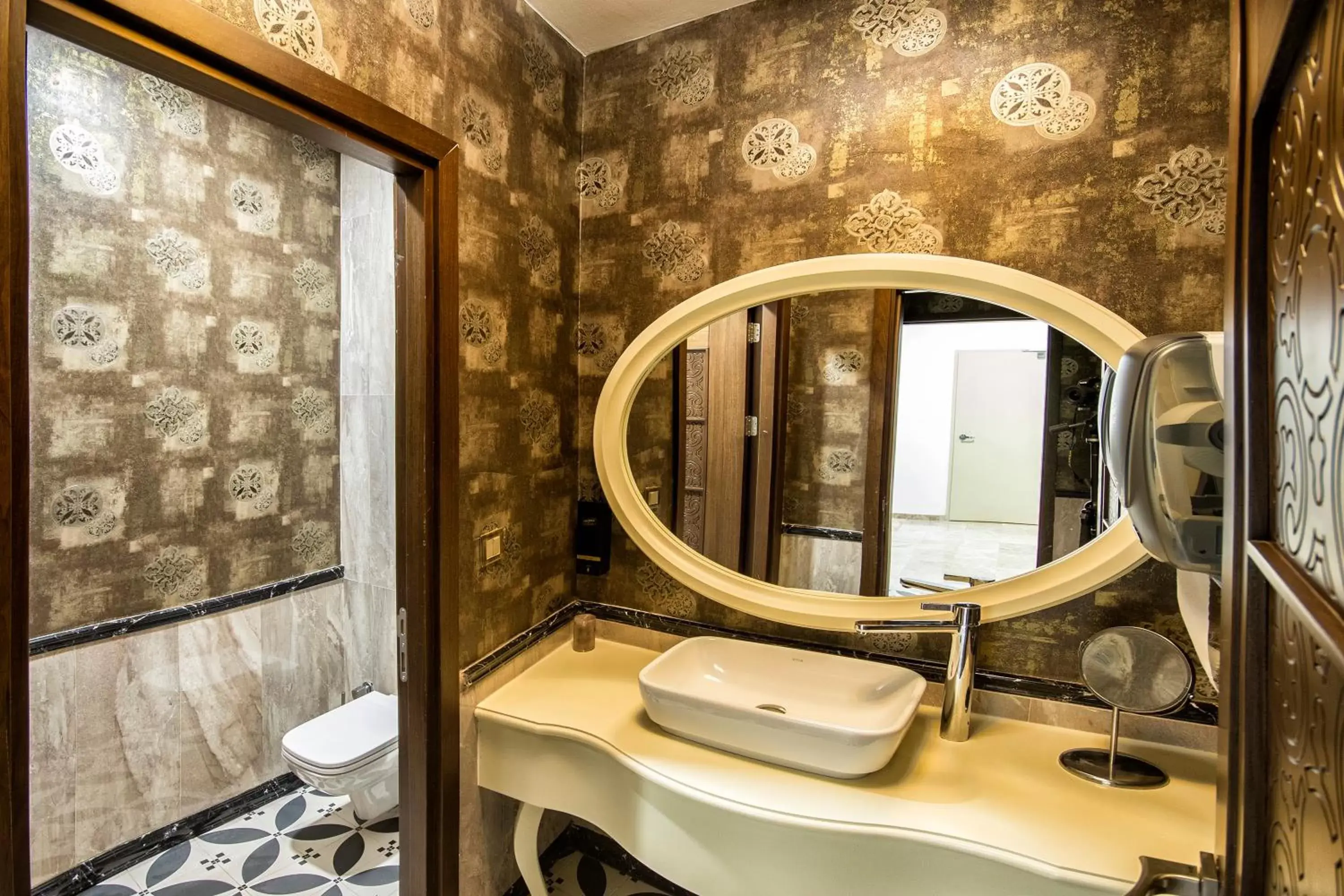 Toilet, Bathroom in The Conforium Hotel İstanbul