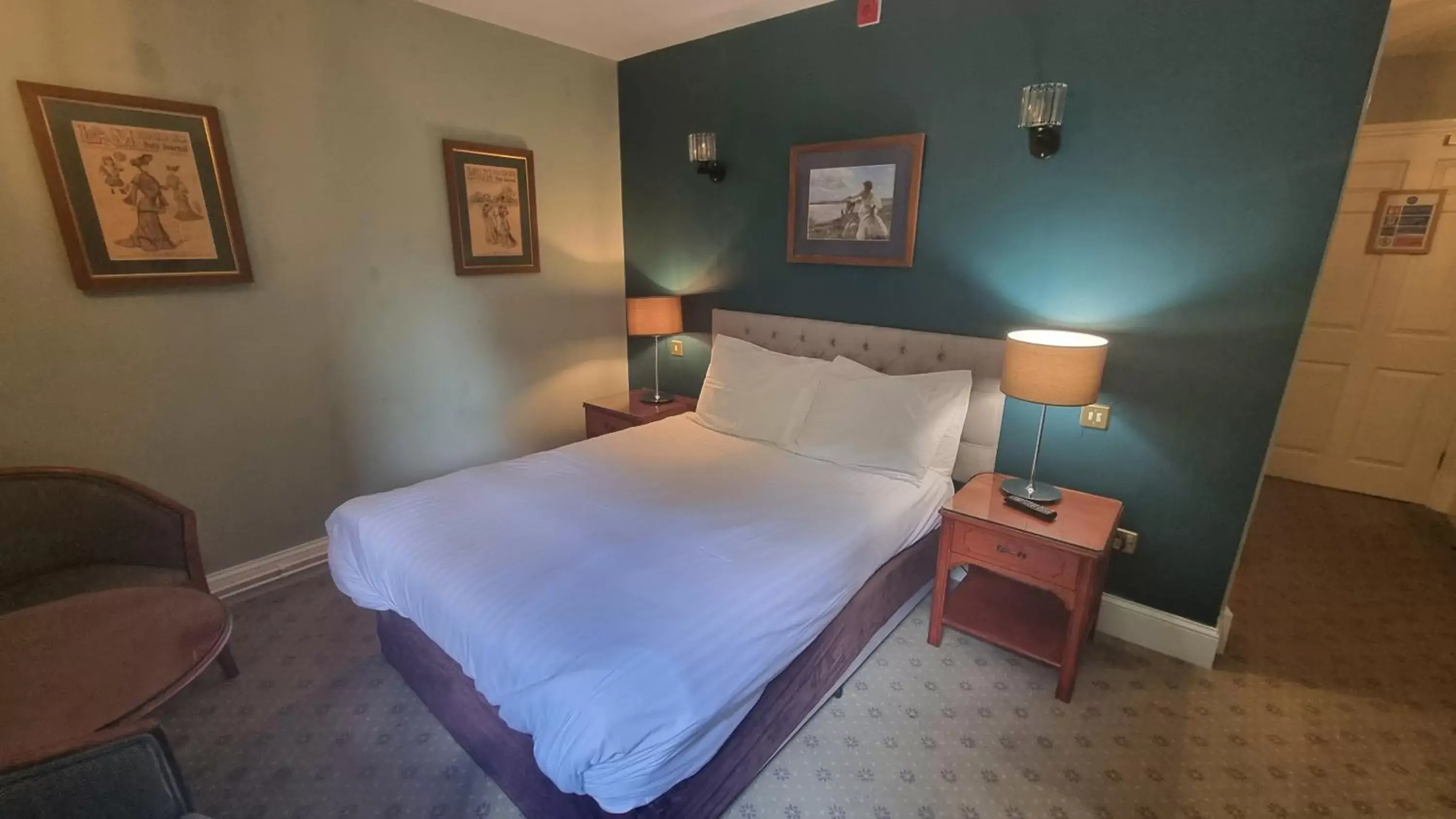 Small Double Room in Makeney Hall Hotel Small Double Room in Makeney Hall Hotel