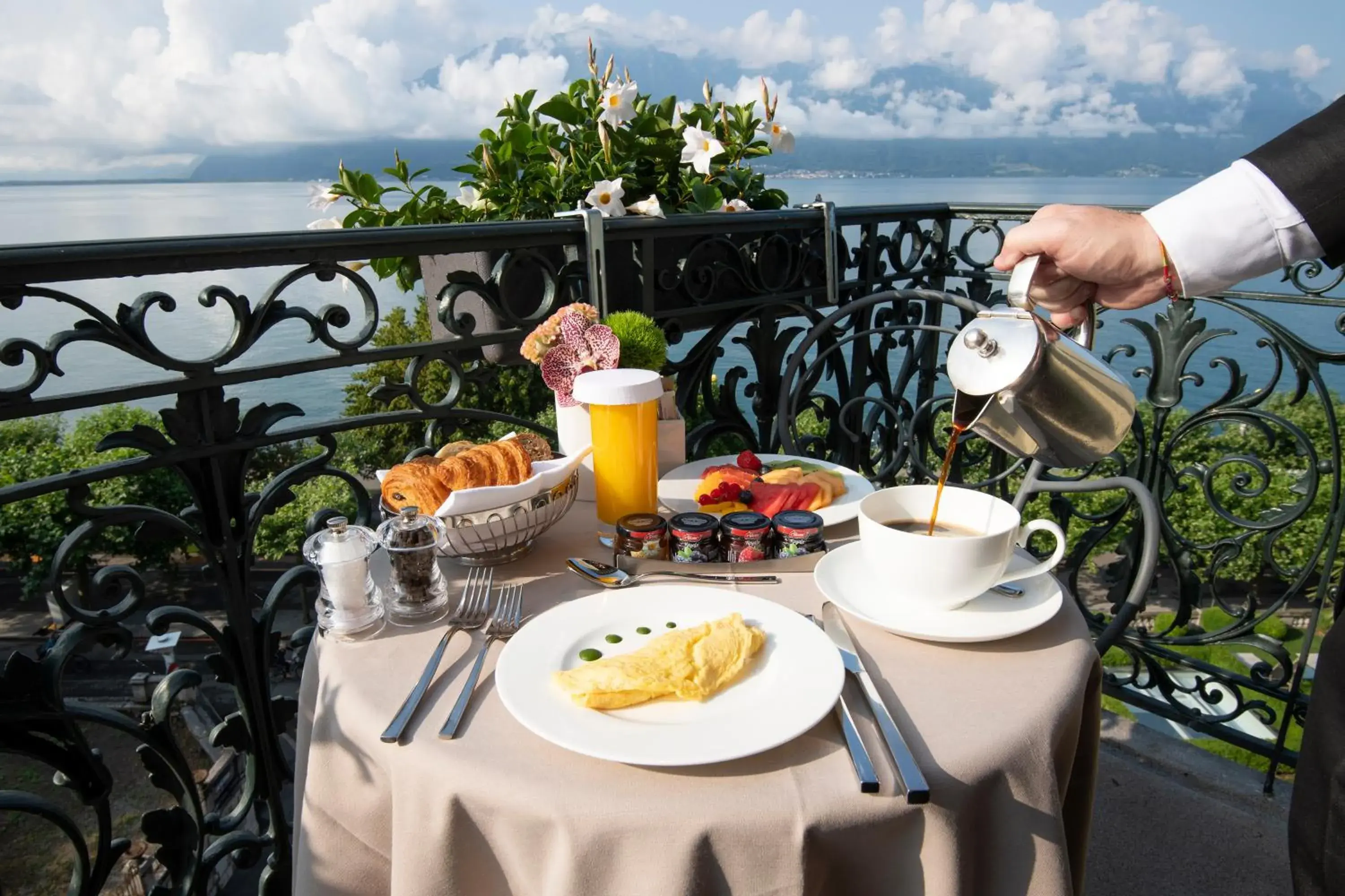 Breakfast in Hotel Des Trois Couronnes & Spa - The Leading Hotels of the World
