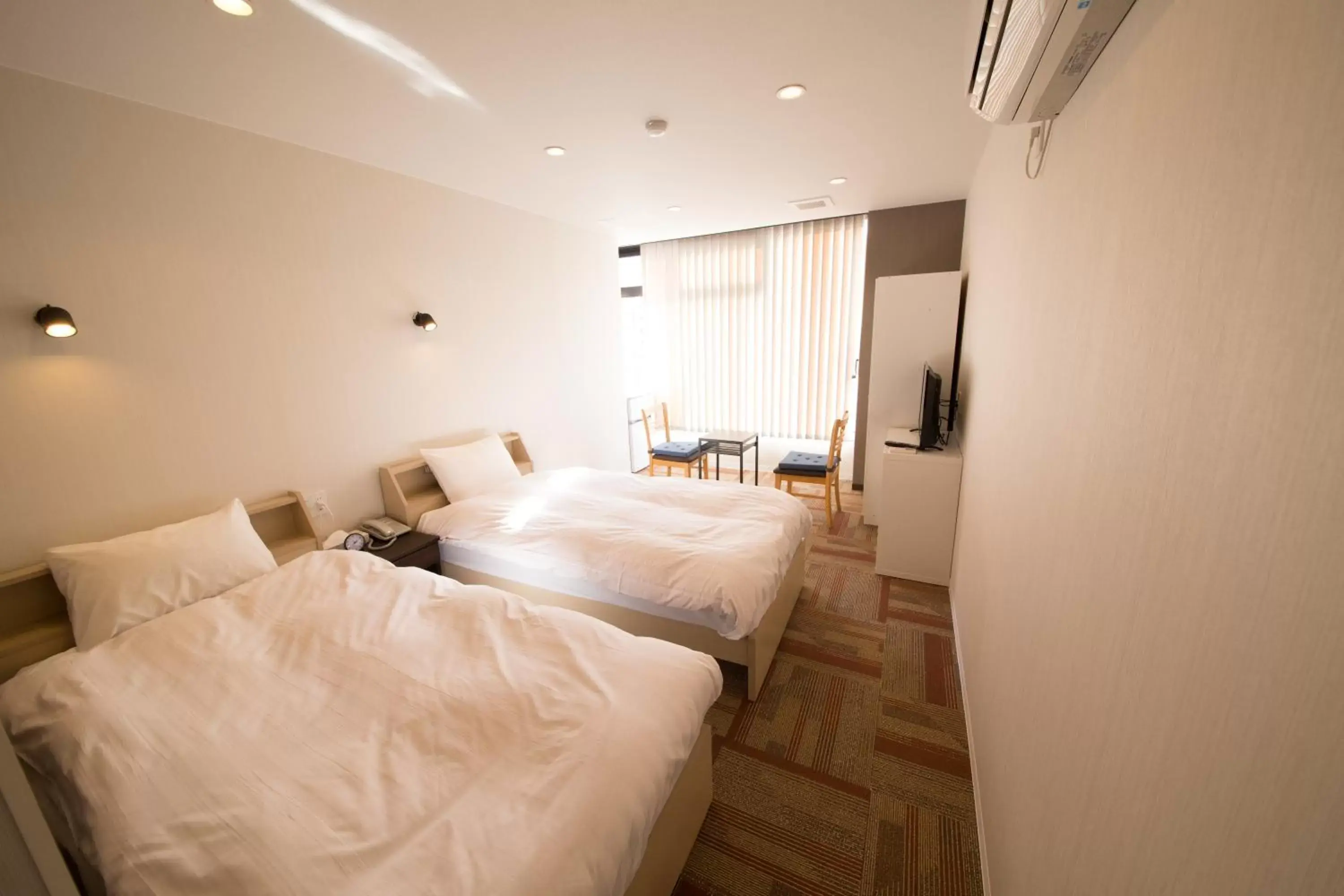 Bedroom, Bed in City Kaigetsu