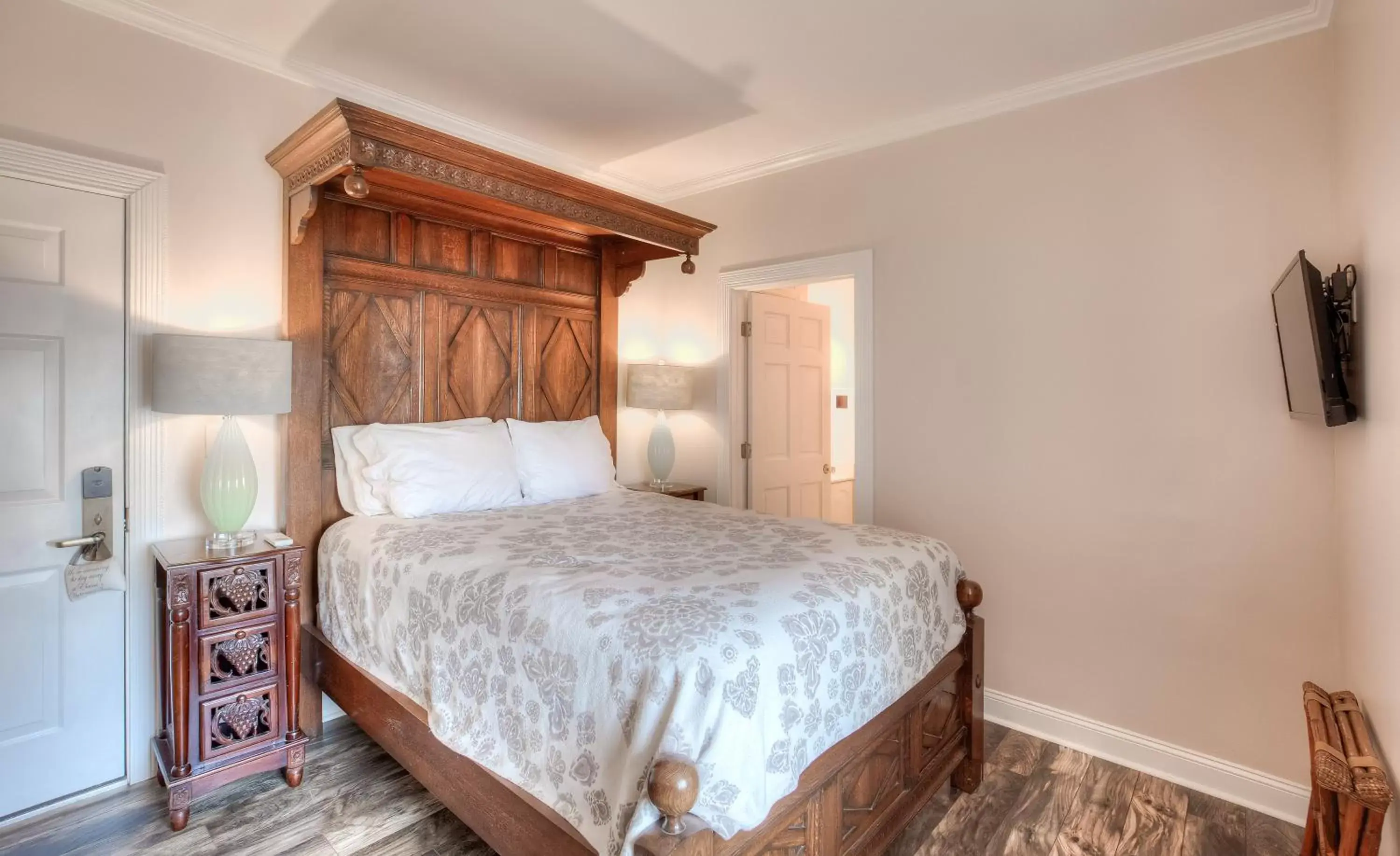 Bedroom, Bed in Elaine's Cape May Boutique Hotel