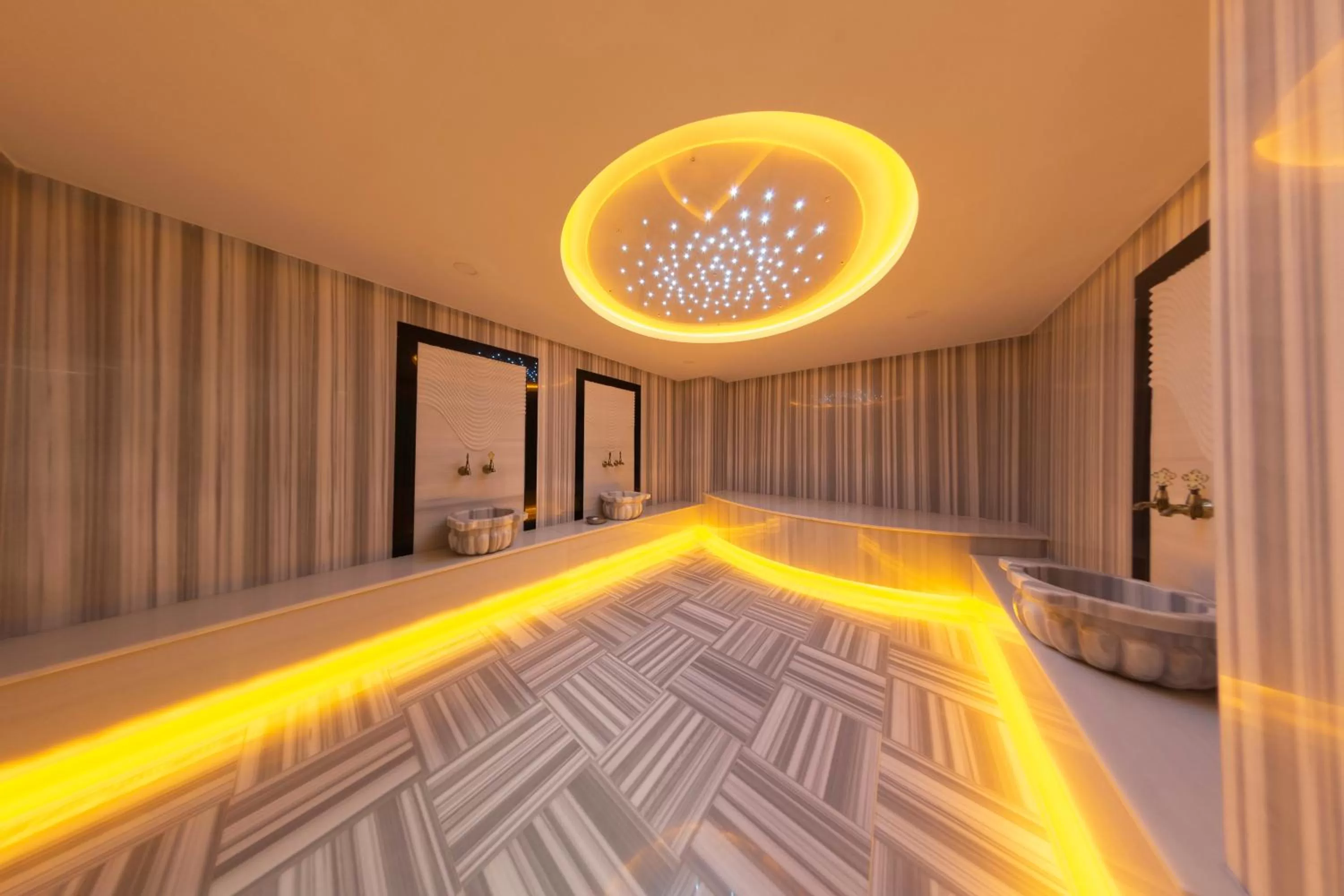 Public Bath in Hotel Bulvar Palas