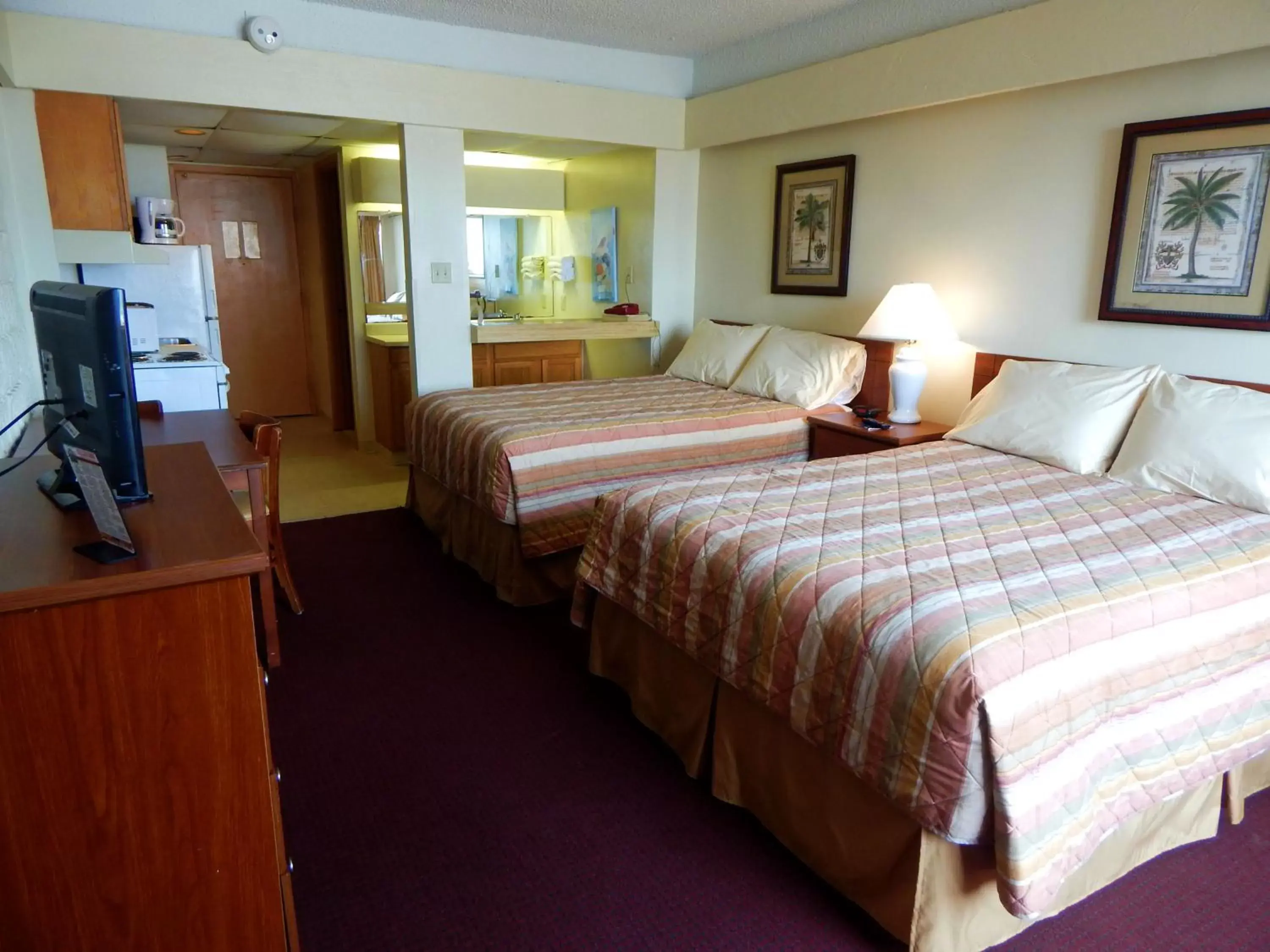 Photo of the whole room, Bed in Padre South Hotel On The Beach