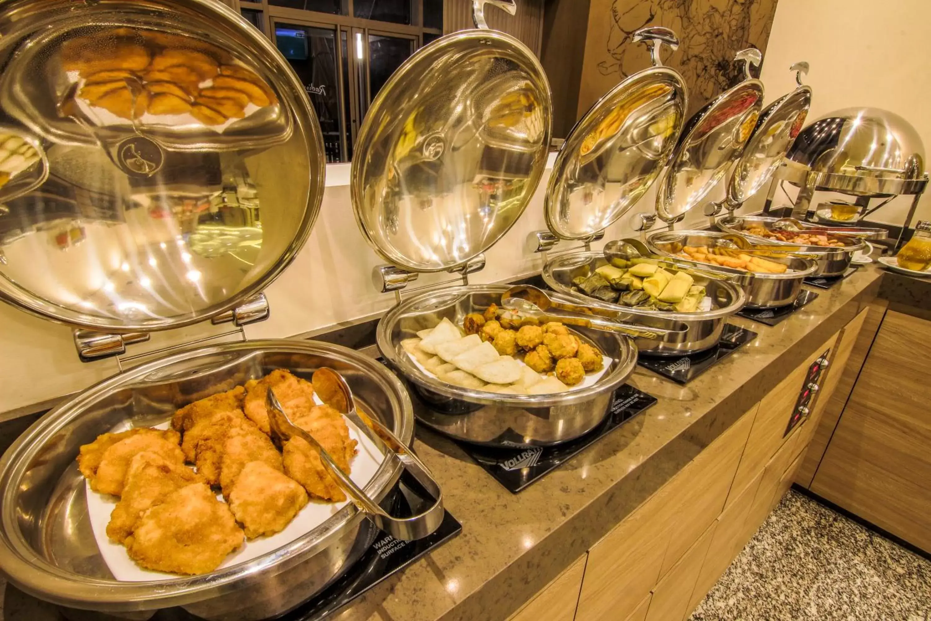 Buffet breakfast in Radisson Hotel Guayaquil