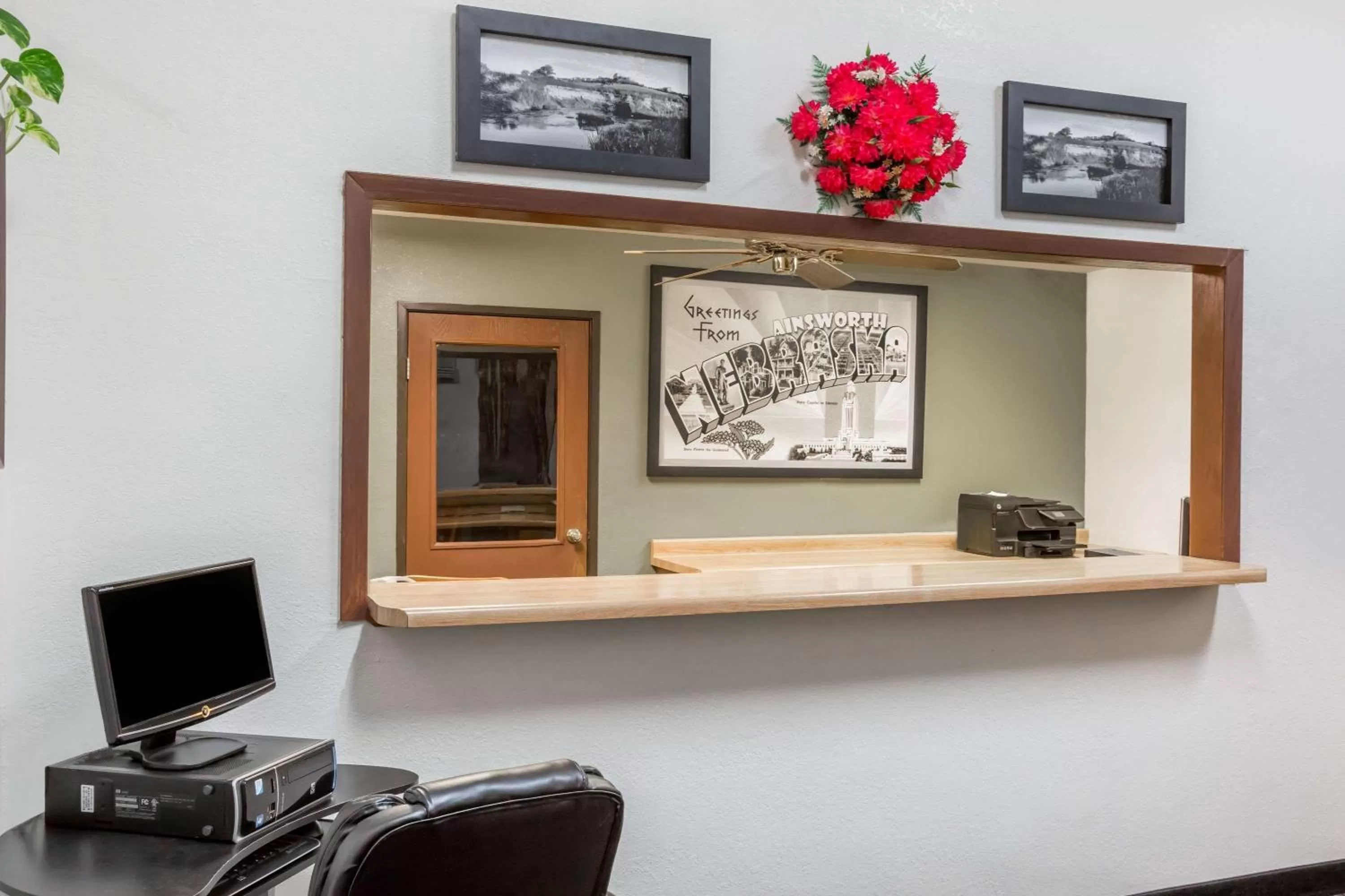 Lobby or reception, TV/Entertainment Center in Ainsworth Inn
