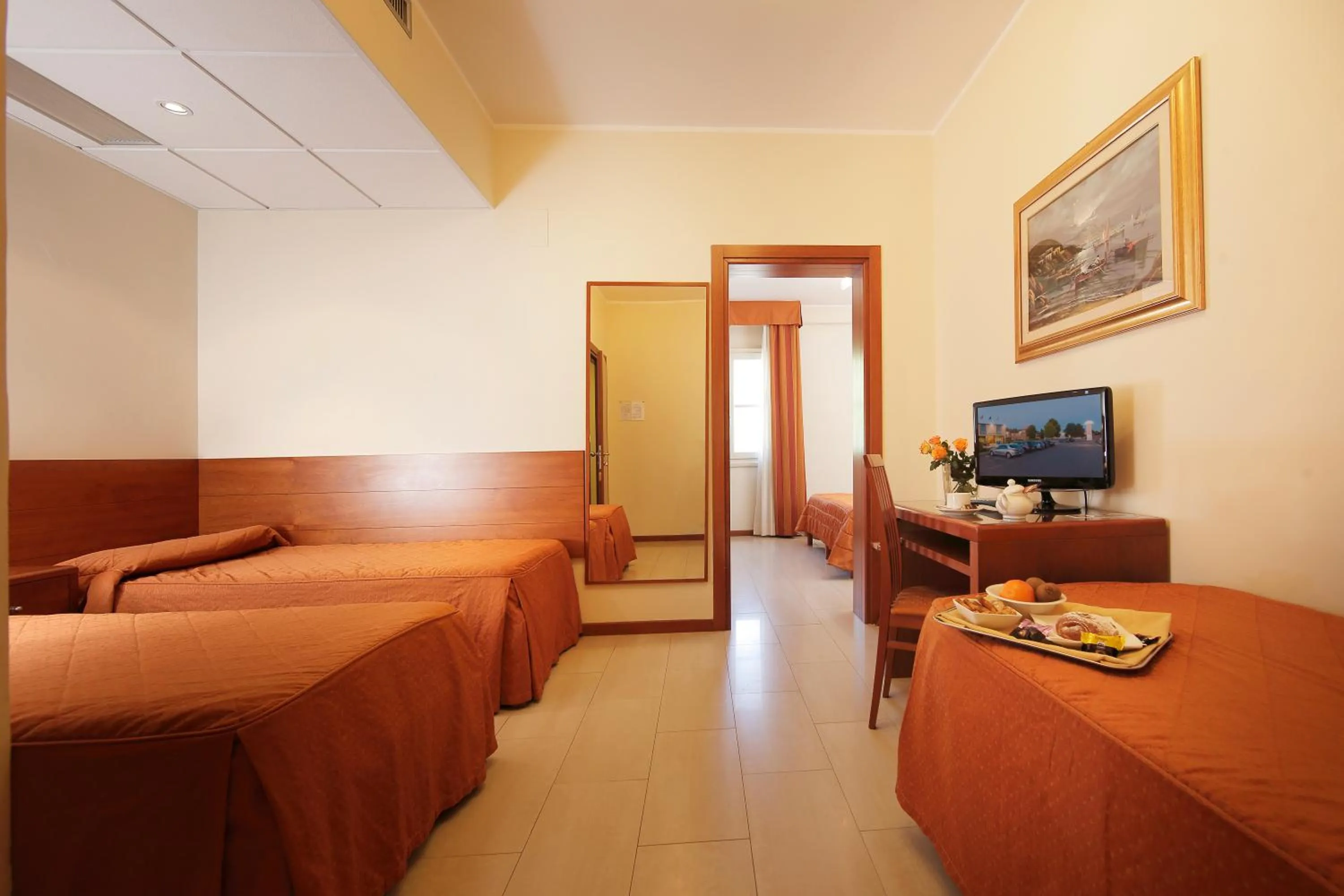 Bedroom, Bed in Hotel Michelangelo