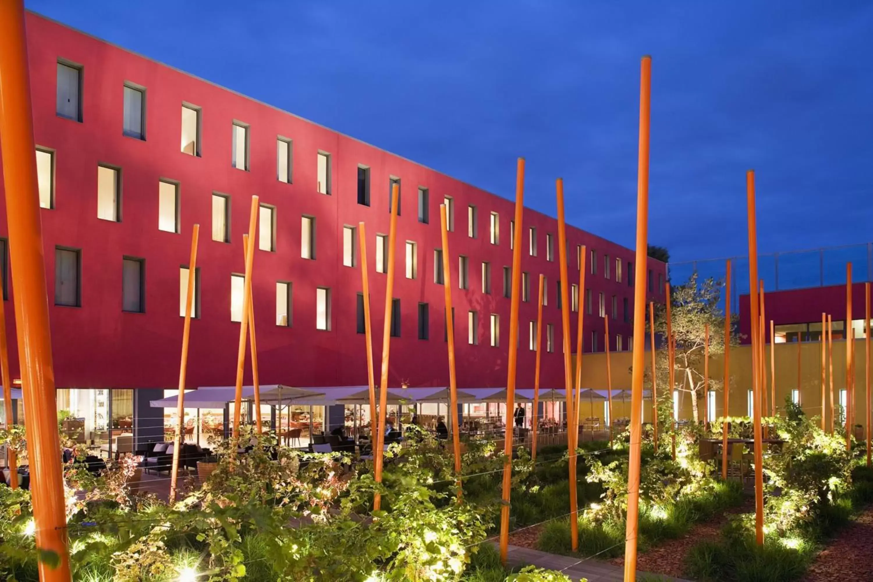 Patio, Property Building in Radisson Blu Hotel Toulouse Airport