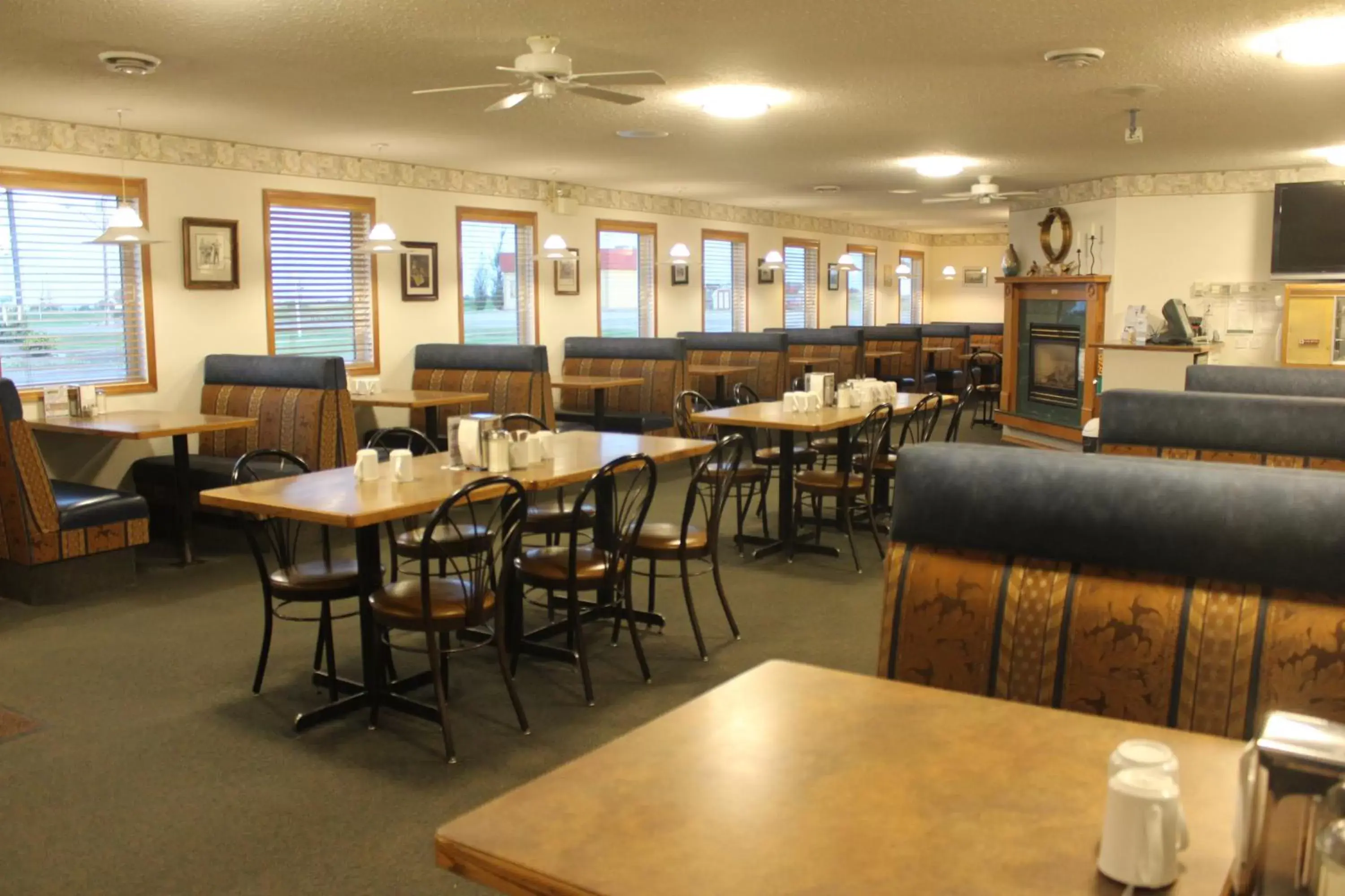 Restaurant/Places to Eat in Armada Inn Motel