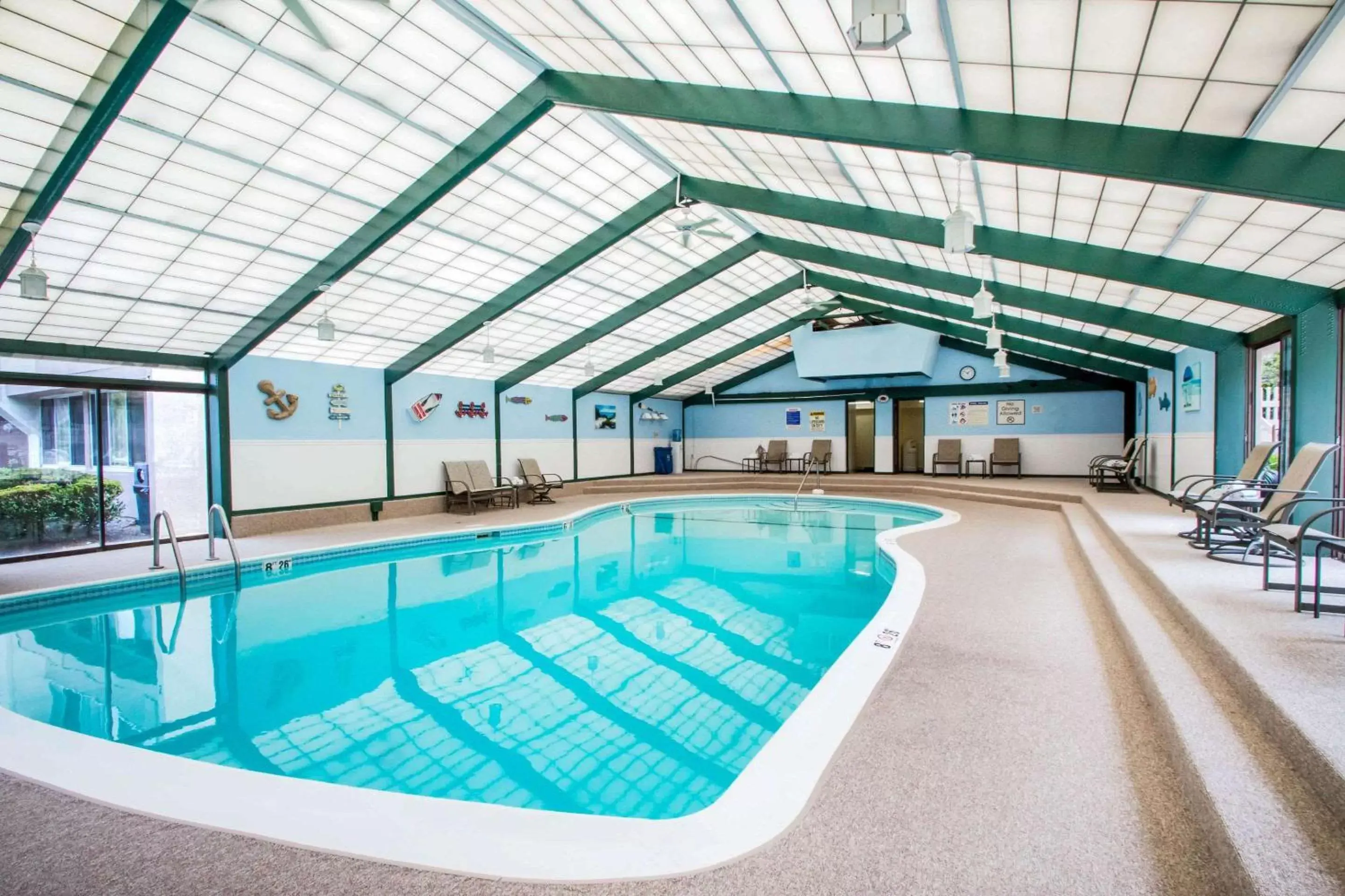 On site, Swimming Pool in Quality Inn Old Saybrook - Westbrook