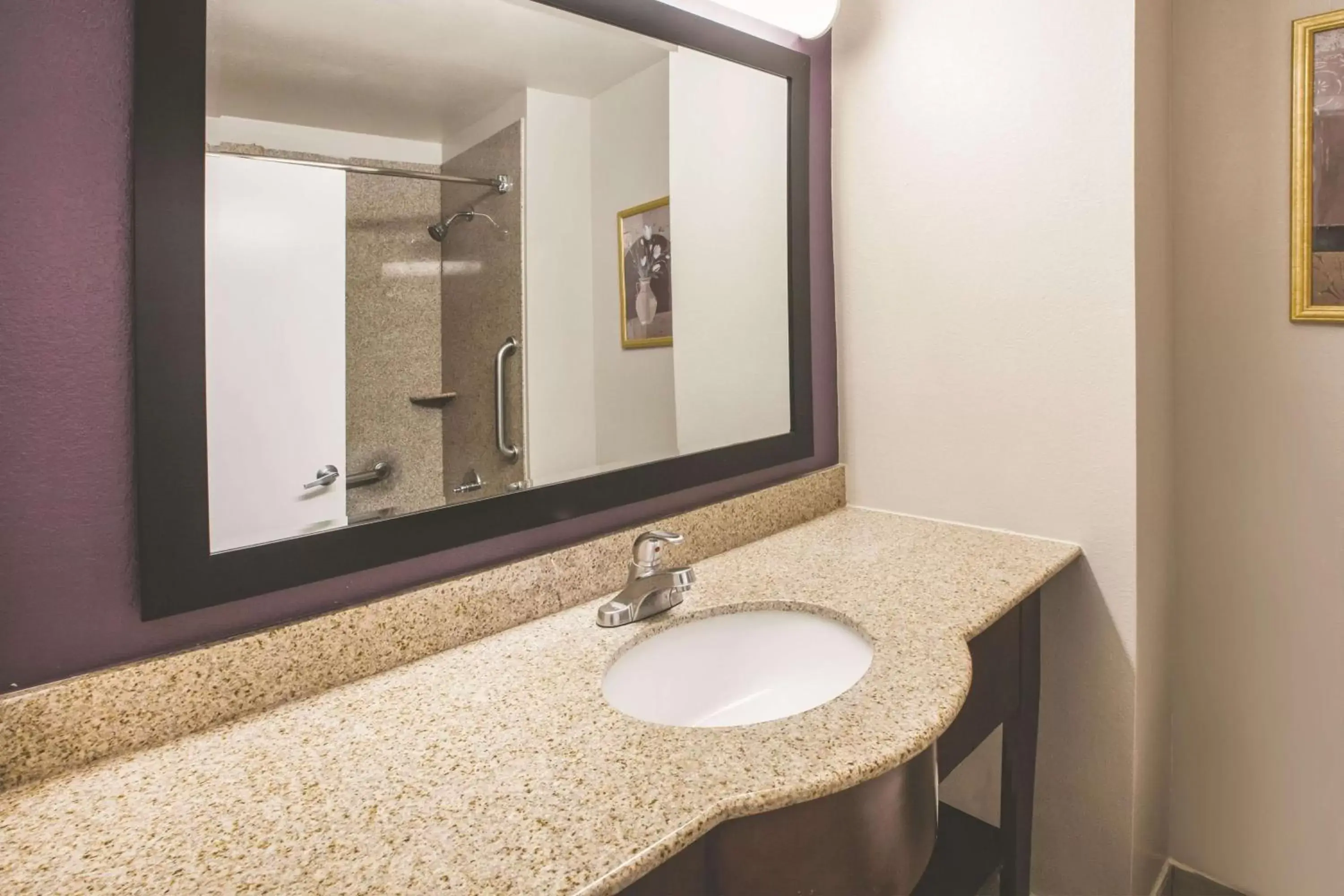Photo of the whole room, Bathroom in La Quinta Inn by Wyndham Waldorf