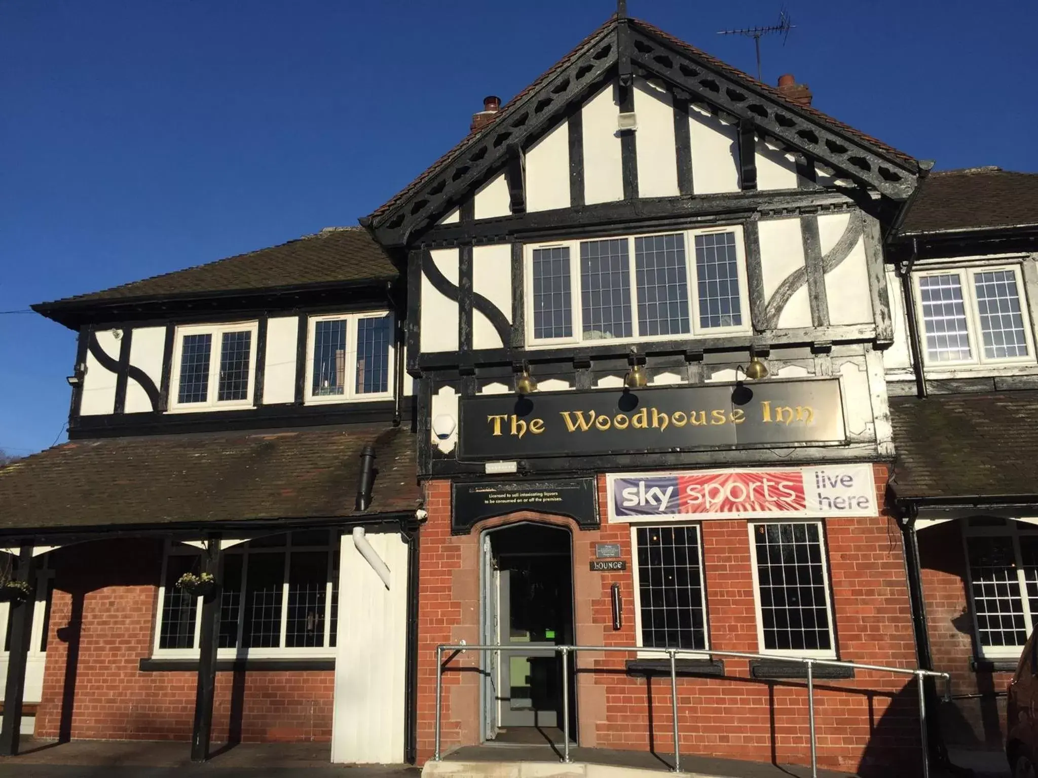 Property Building in The Woodhouse Inn