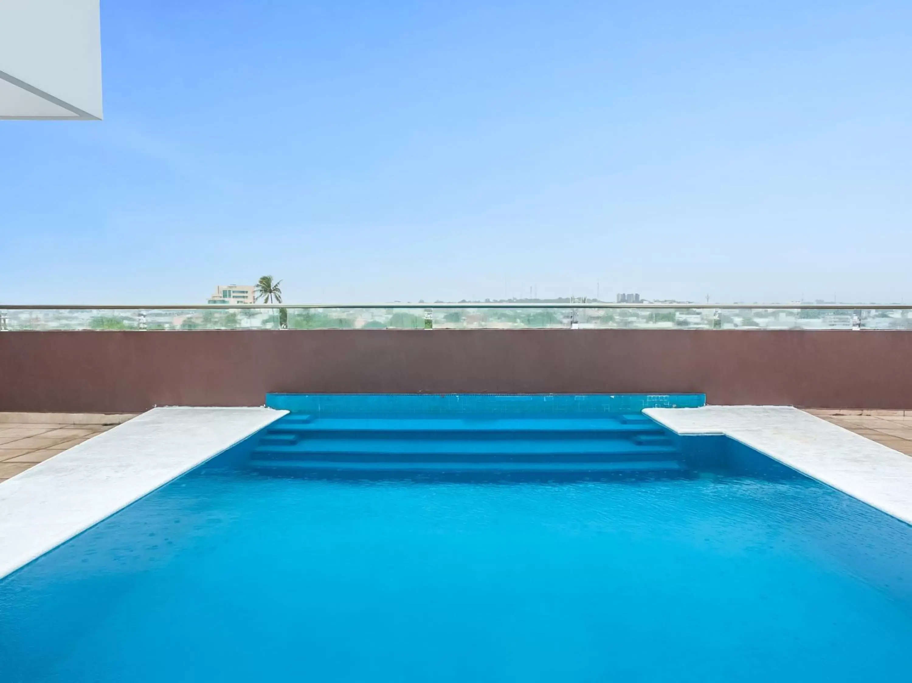 Swimming Pool in Veracruz Suites Hotel