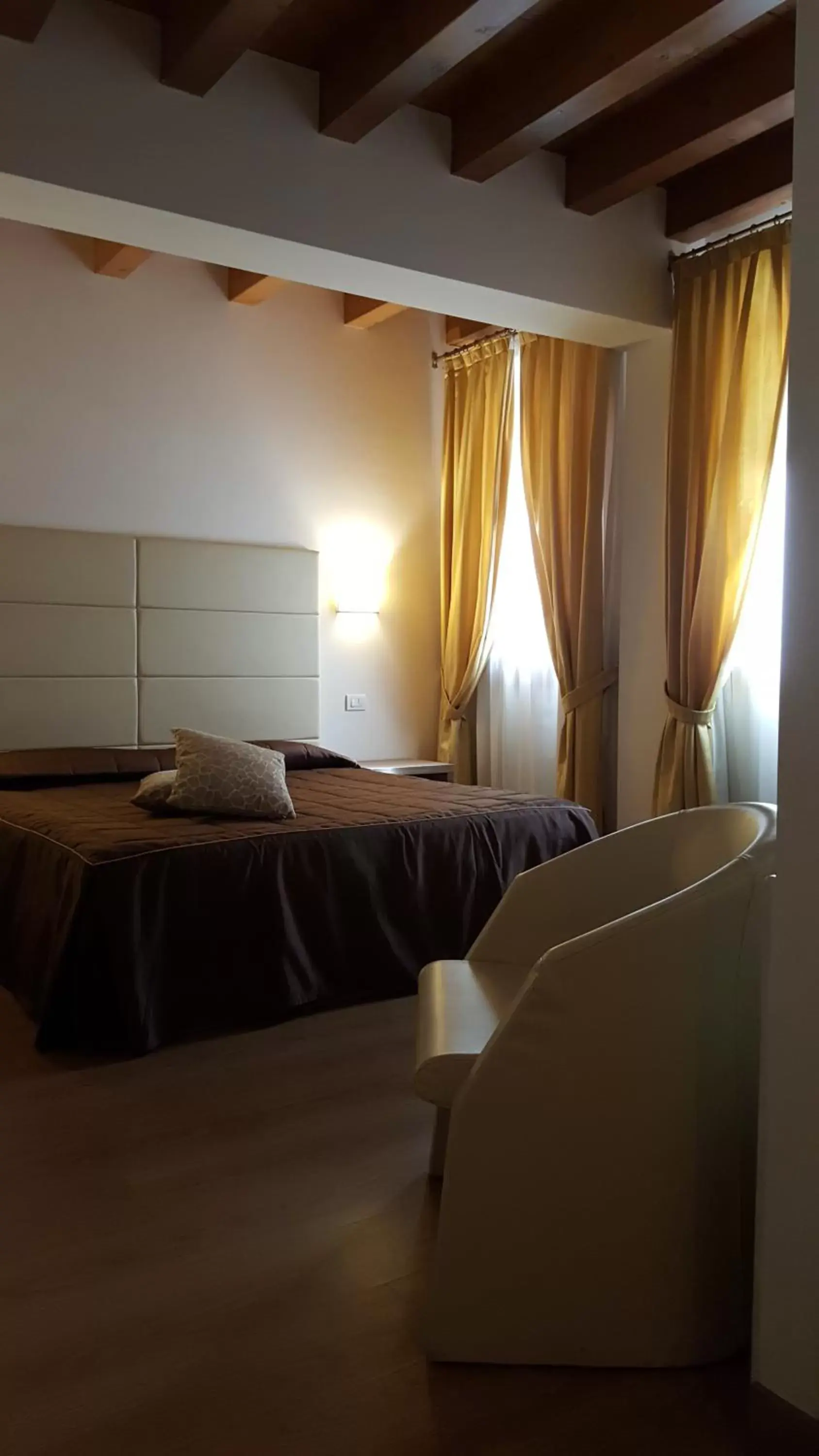 Photo of the whole room, Bed in UNAWAY Ecohotel Villa Costanza Venezia