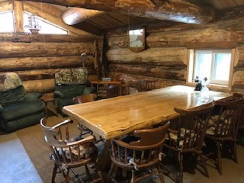 Dining area in Drummond Island Resort
