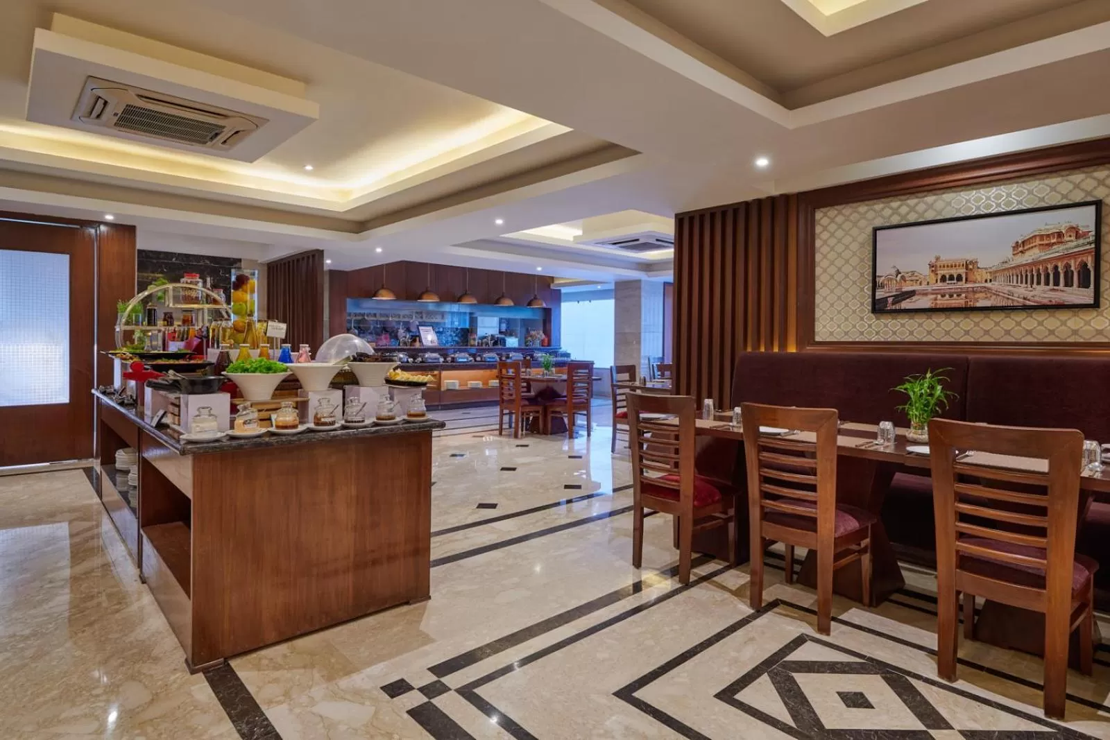 Restaurant/places to eat in LP Vilas