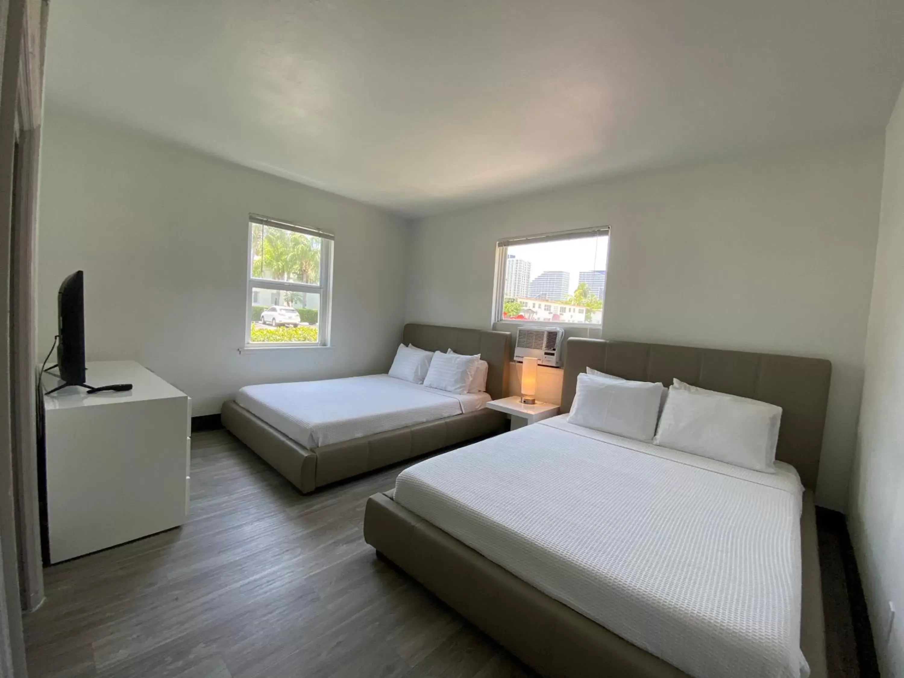 Bedroom, Bed in Rolo Beach Hotel