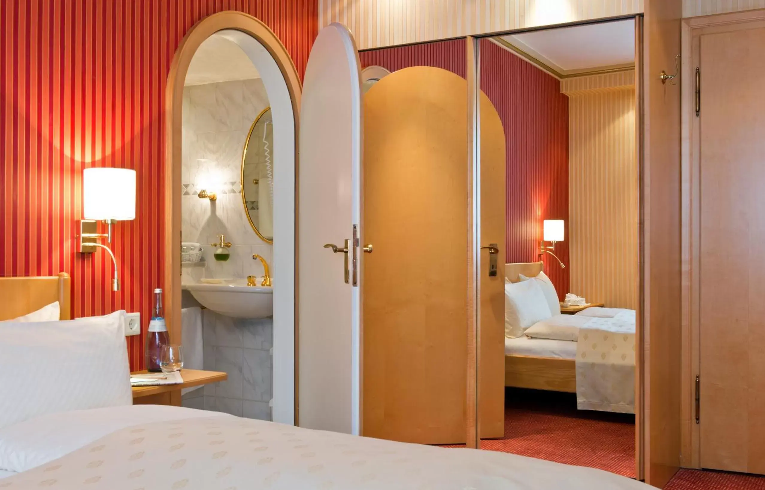 Photo of the whole room, Bed in Romantik Hotel Markusturm
