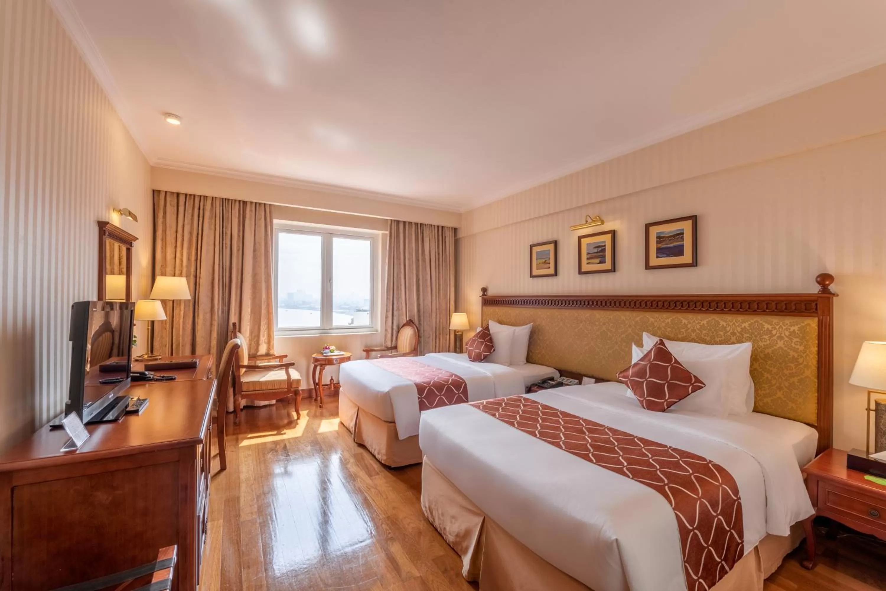 Property building, Bed in Hotel Grand Saigon