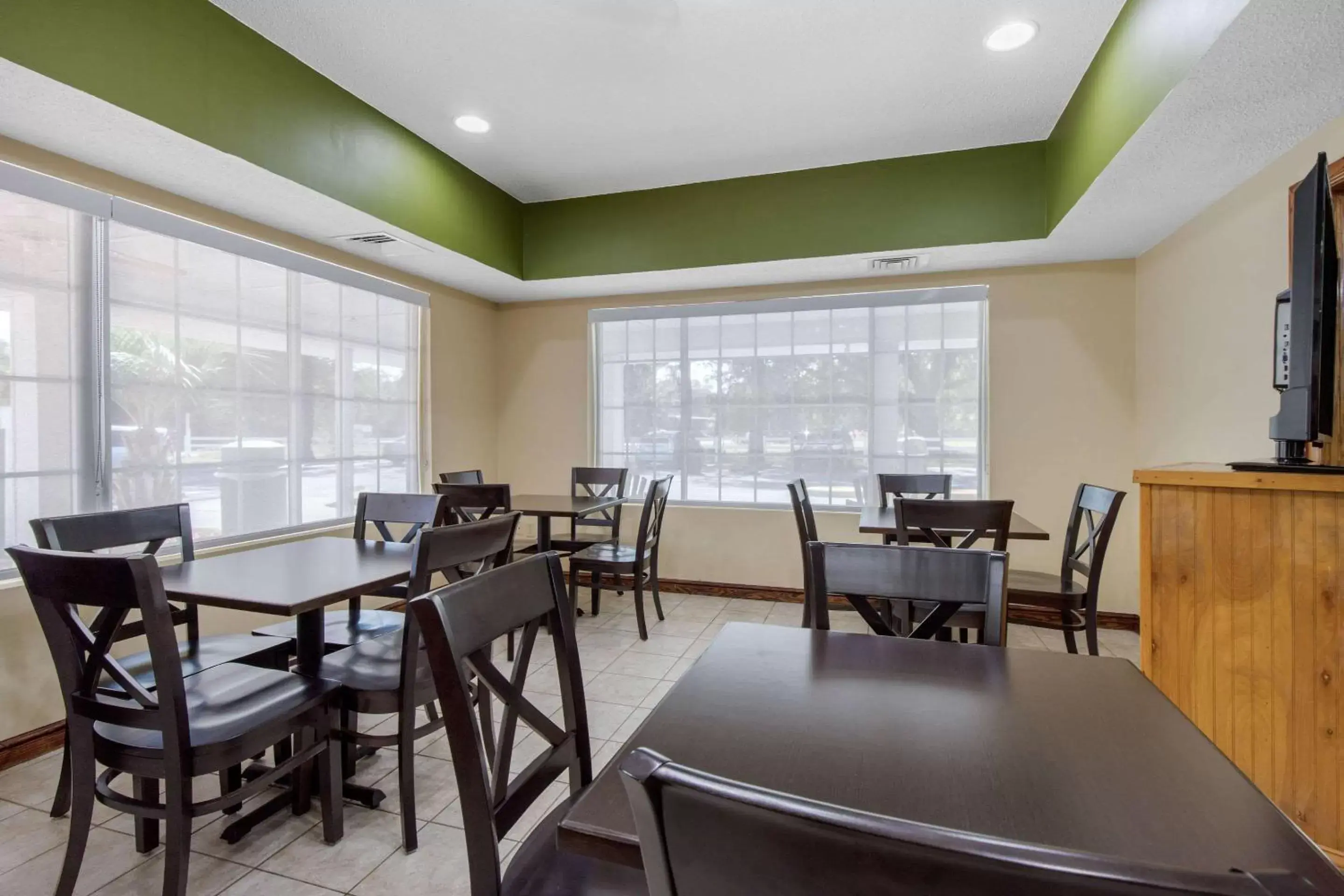 Restaurant/places to eat in Quality Inn Restaurant/places to eat in Quality Inn