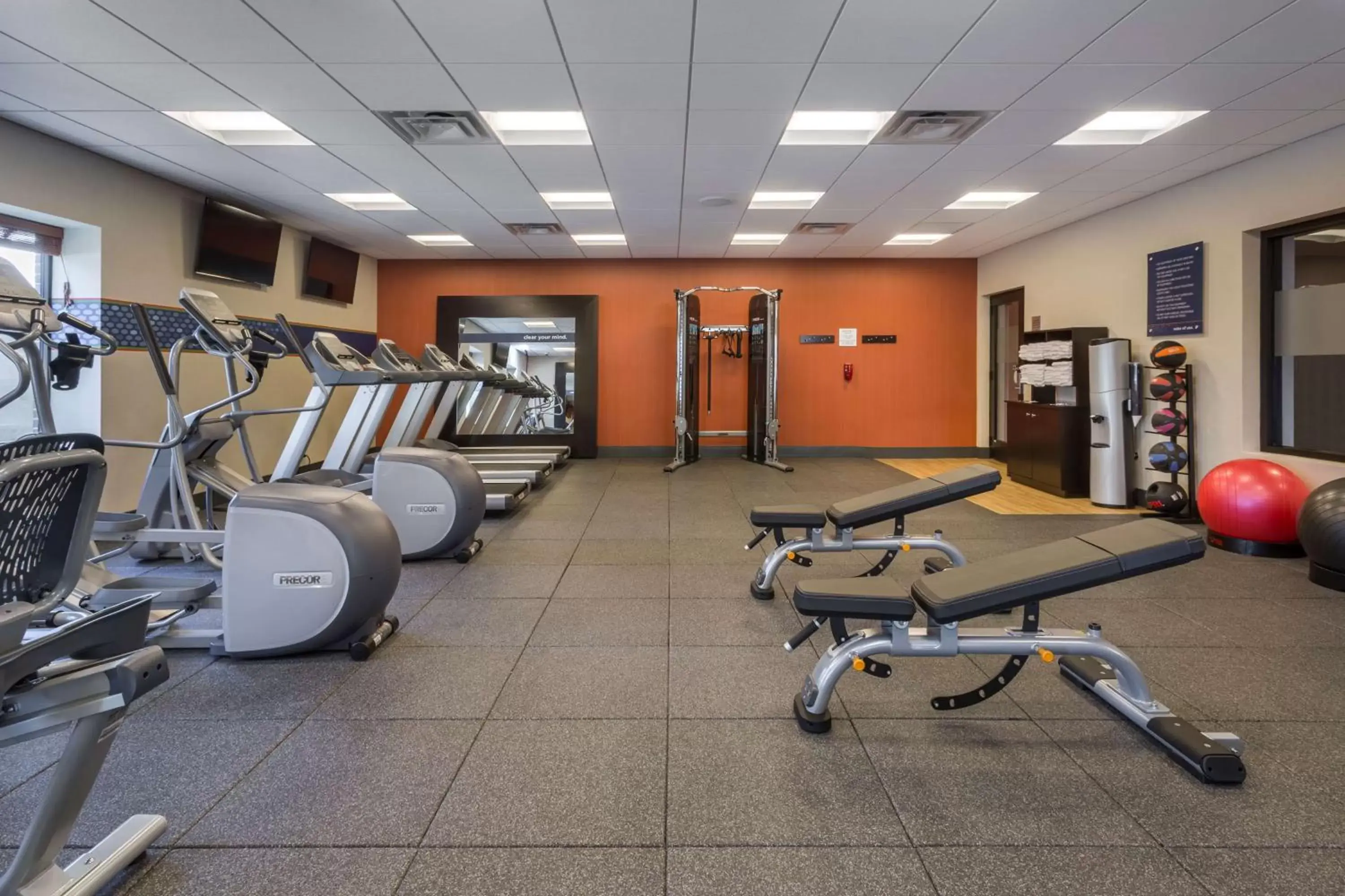 Fitness centre/facilities, Fitness Center/Facilities in Hampton Inn & Suites Newport/Cincinnati, KY