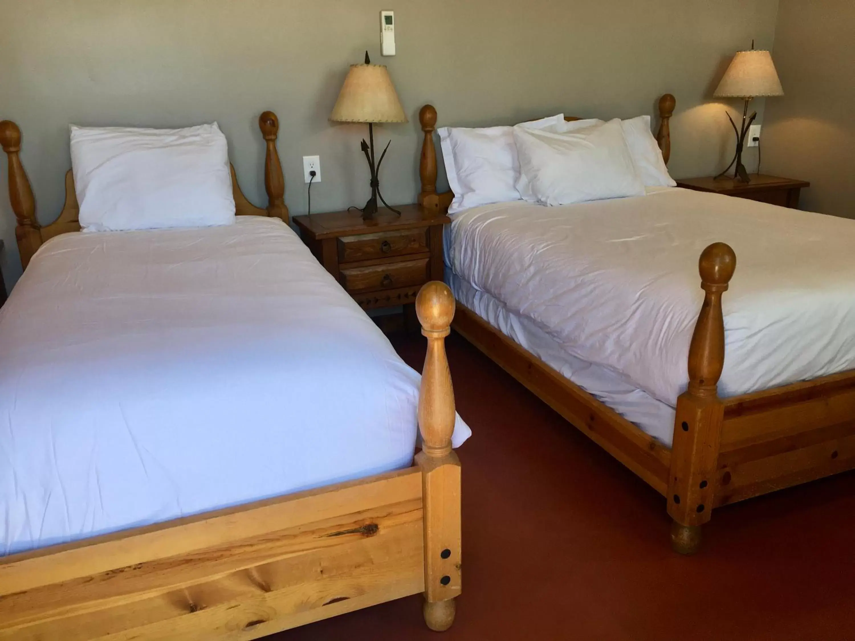 Bed in Lee's Ferry Lodge at Vermilion Cliffs