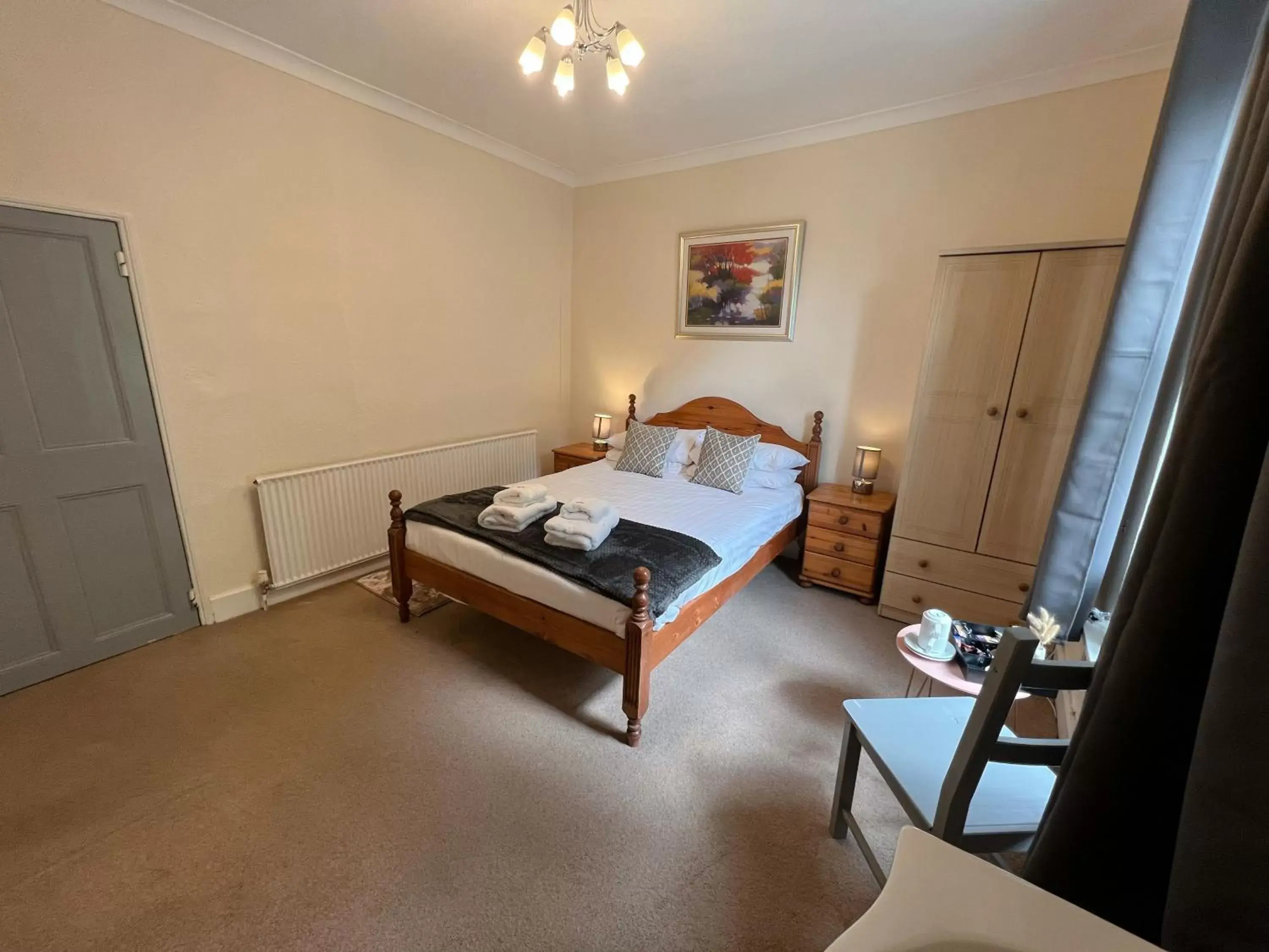 Photo of the whole room, Bed in Stone Lodge